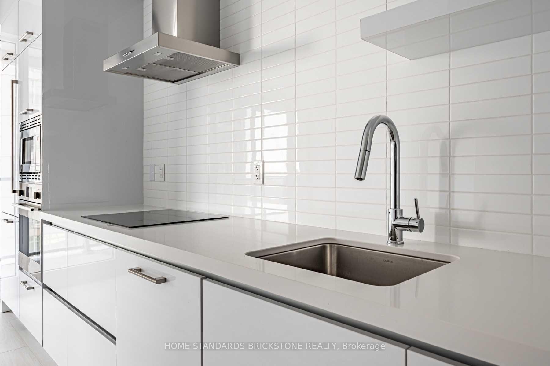 Photo 8 of Unit 2406, 2221 Yonge Street, Toronto, Mount Pleasant East — HOMEH