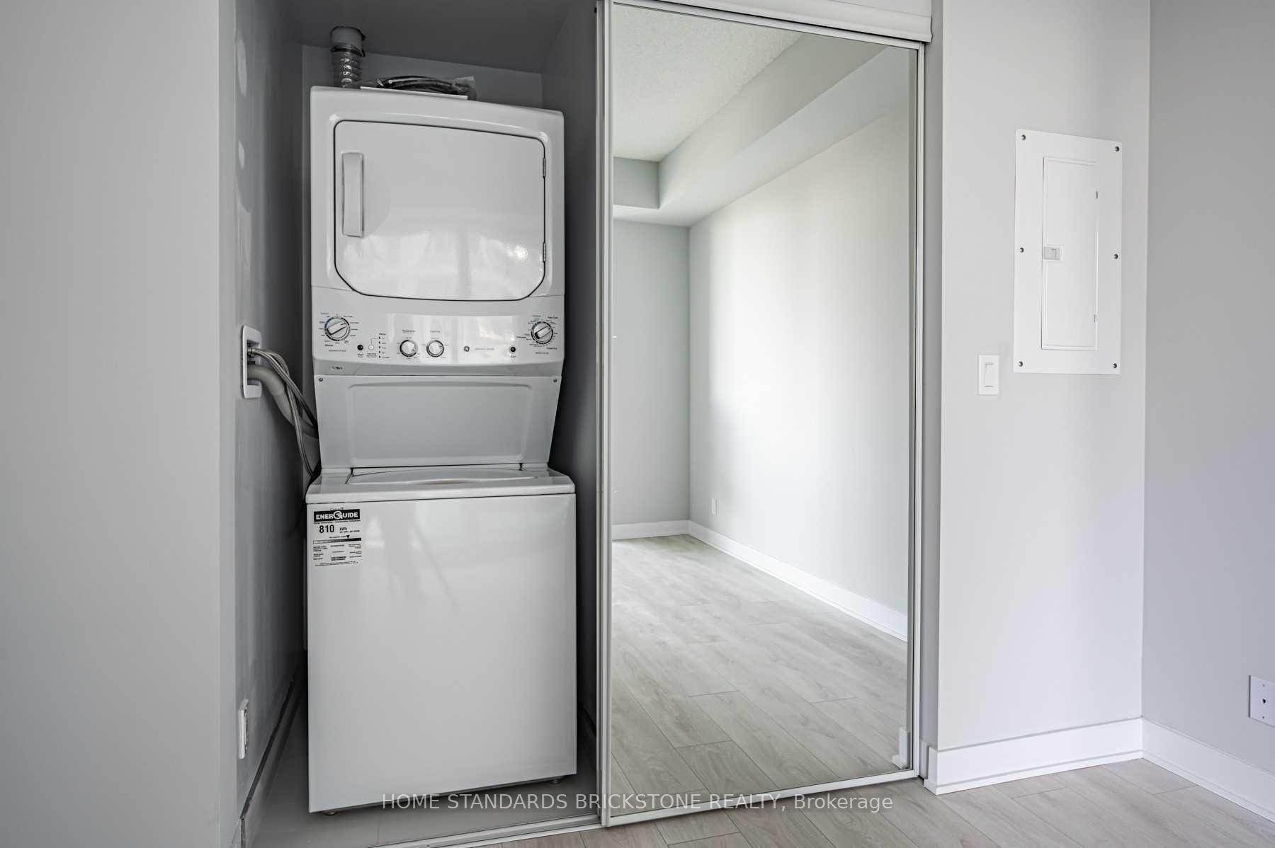 Photo 11 of Unit 2406, 2221 Yonge Street, Toronto, Mount Pleasant East — HOMEH