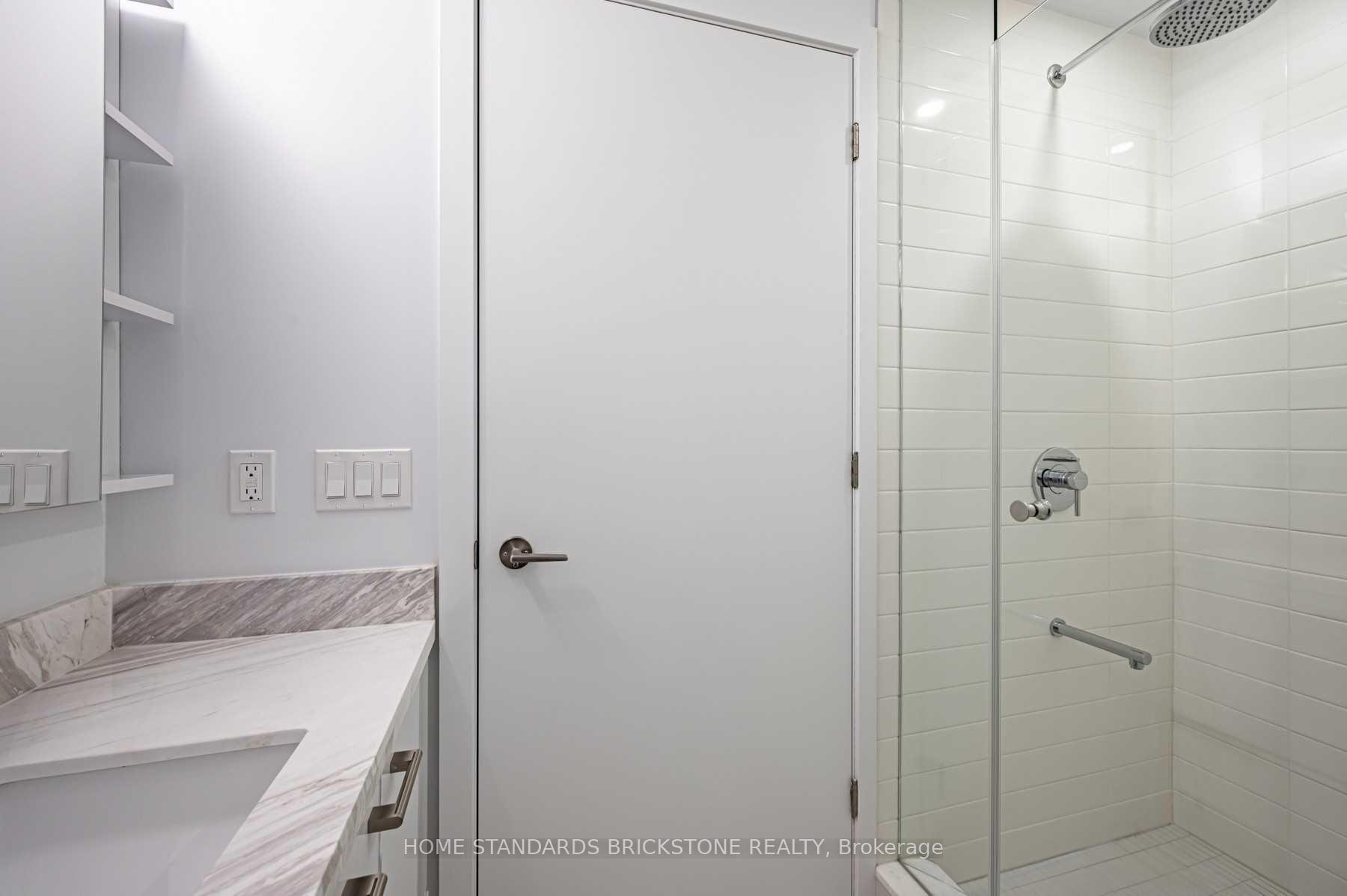 Photo 5 of Unit 2406, 2221 Yonge Street, Toronto, Mount Pleasant East — HOMEH
