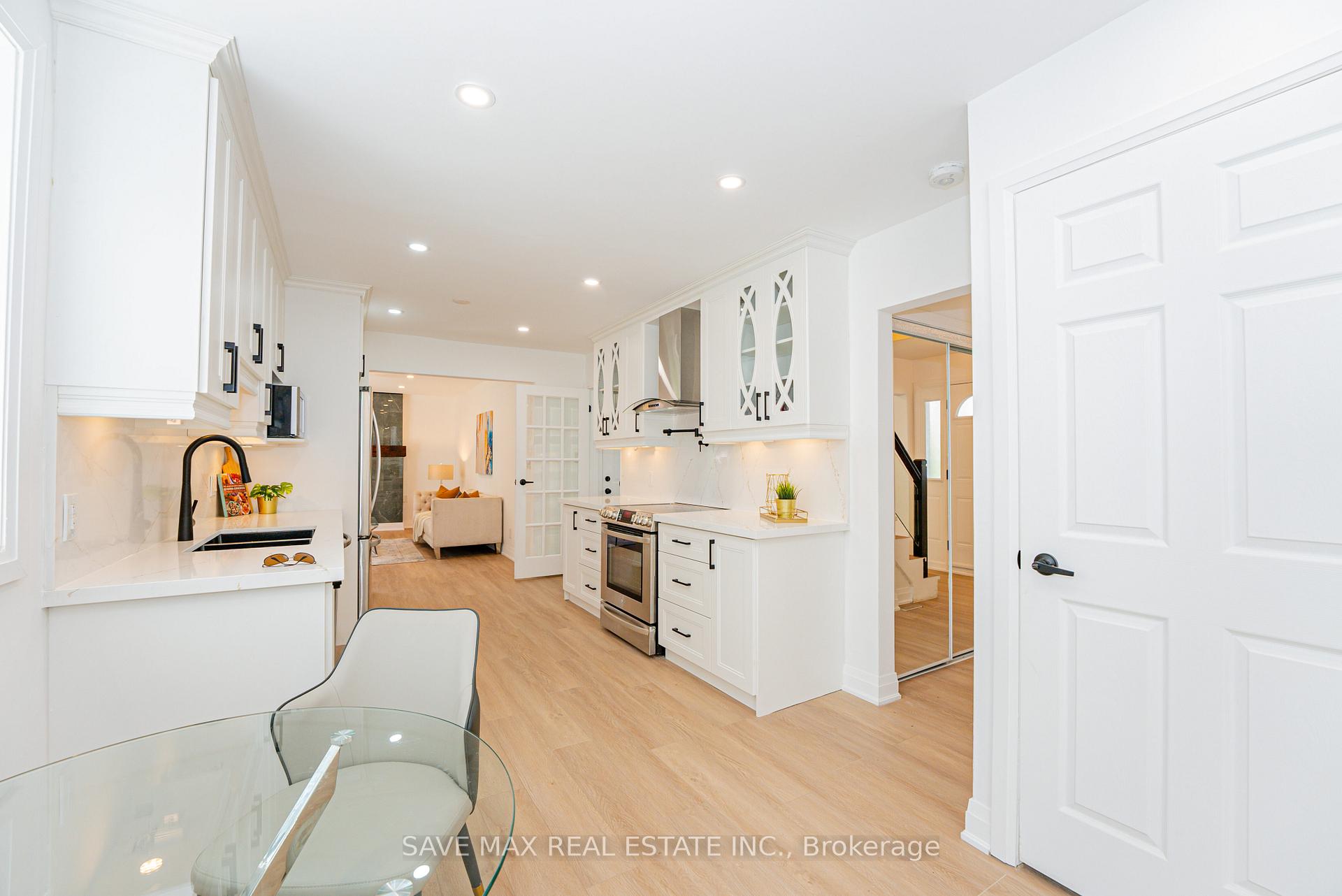 Photo 5 of 281 Parkmount Drive, Waterloo — HOMEH