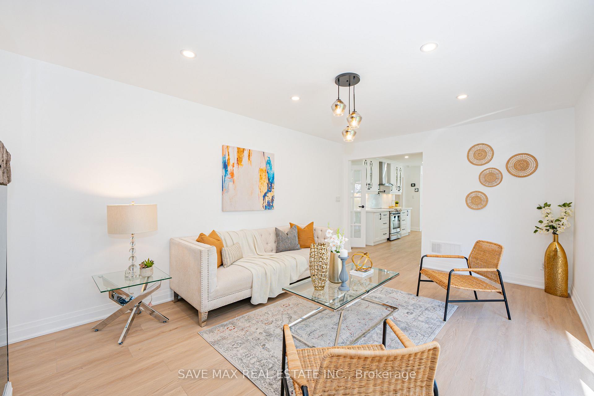 Photo 11 of 281 Parkmount Drive, Waterloo — HOMEH