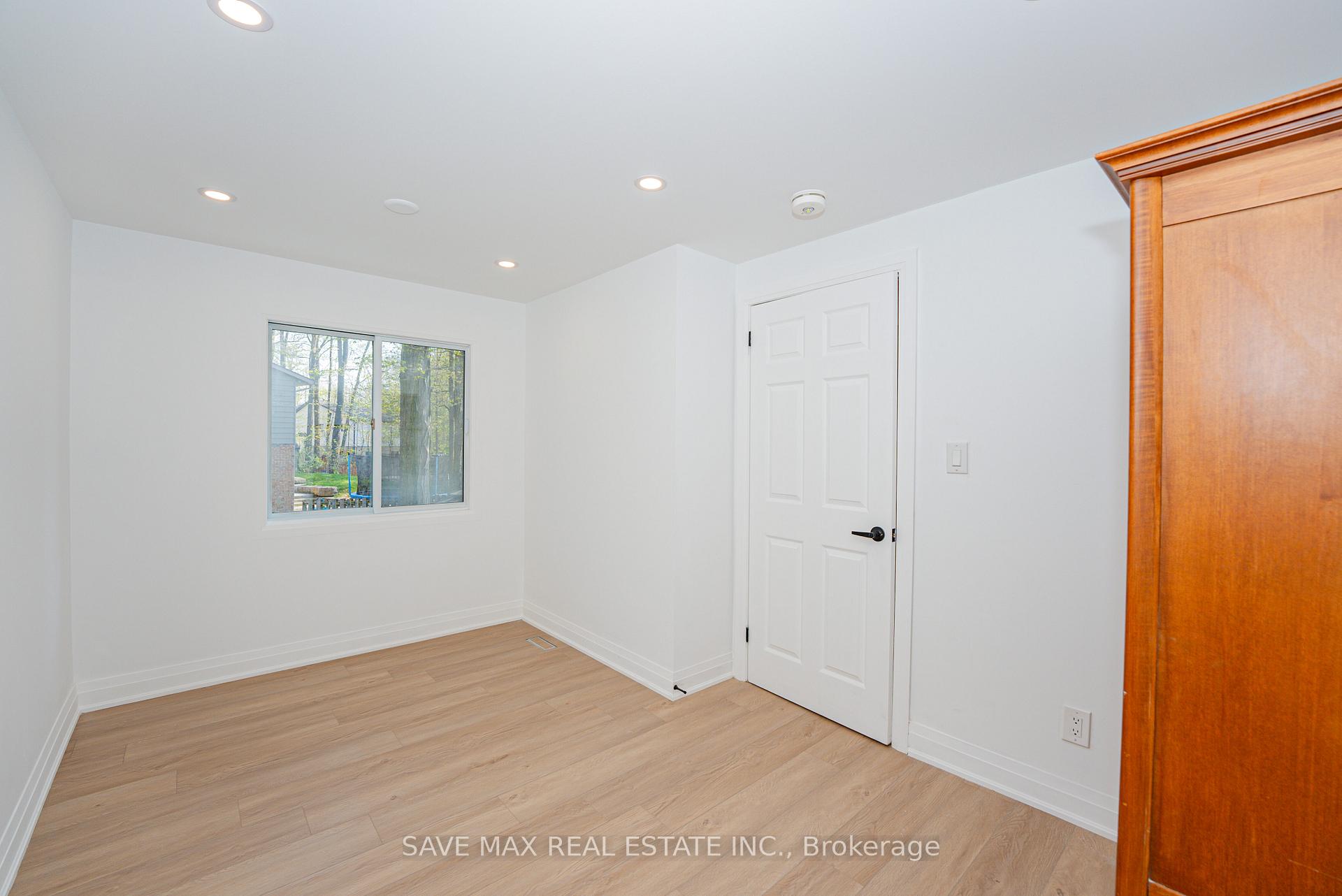 Photo 34 of 281 Parkmount Drive, Waterloo — HOMEH