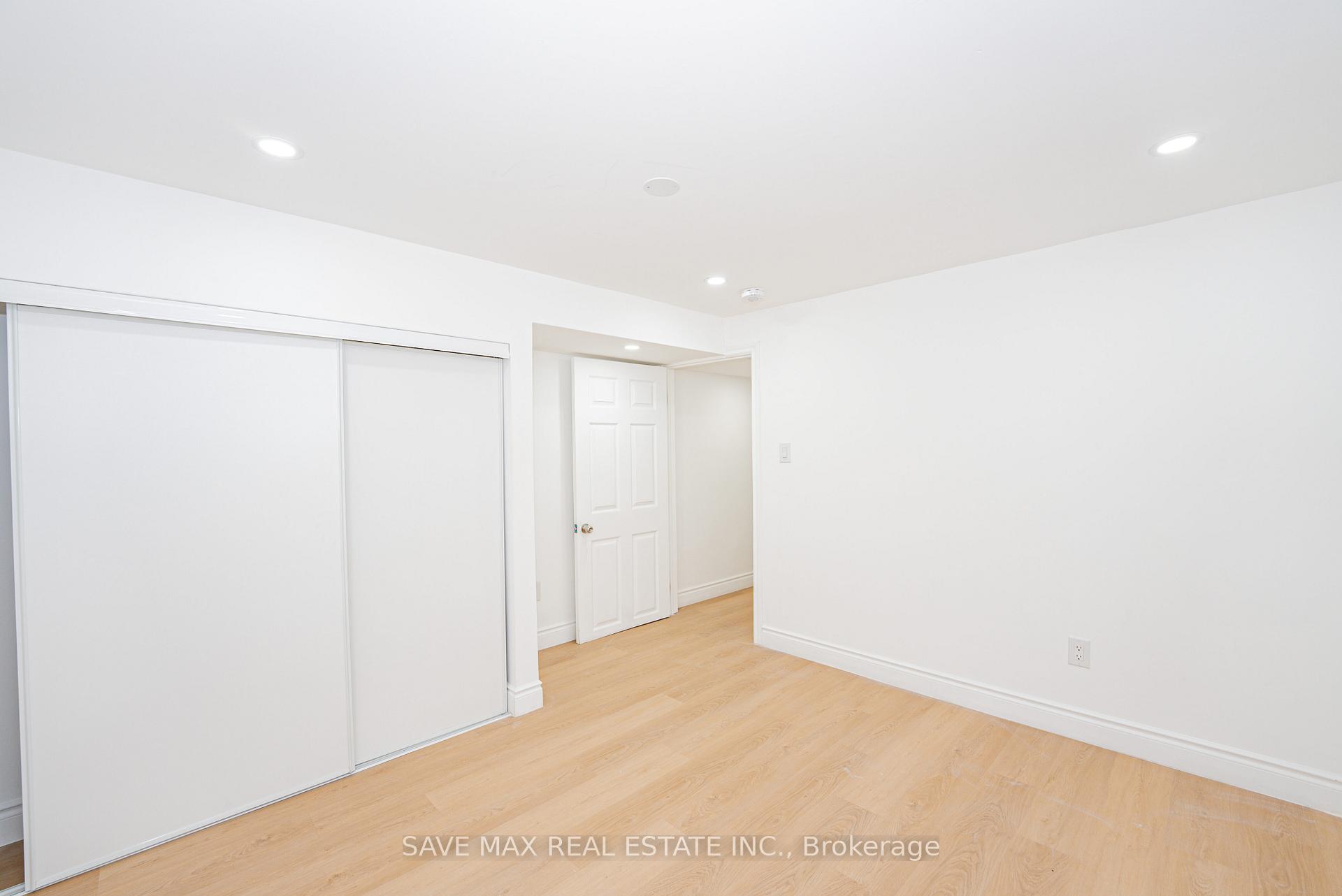Photo 19 of 281 Parkmount Drive, Waterloo — HOMEH