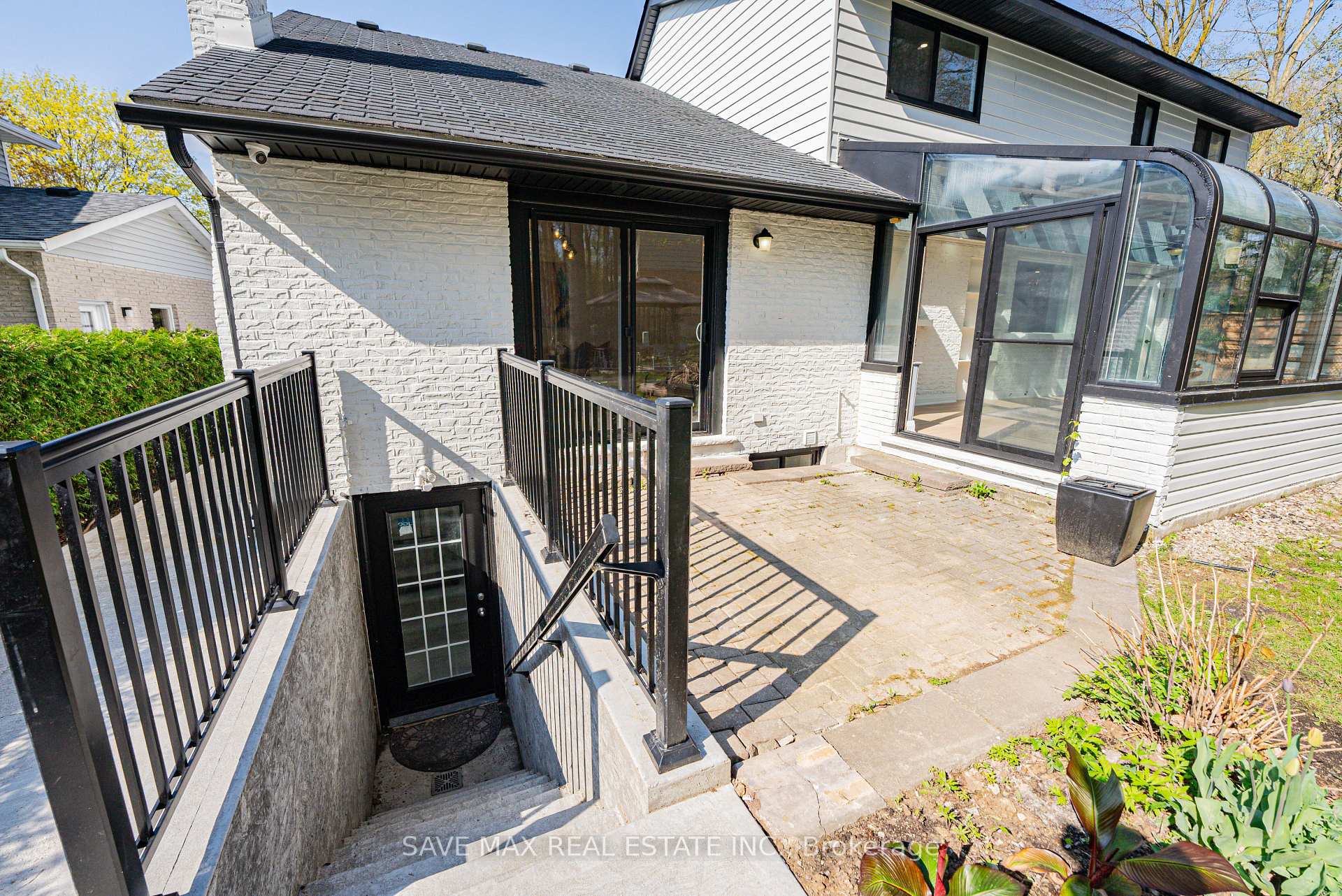 Photo 40 of 281 Parkmount Drive, Waterloo — HOMEH