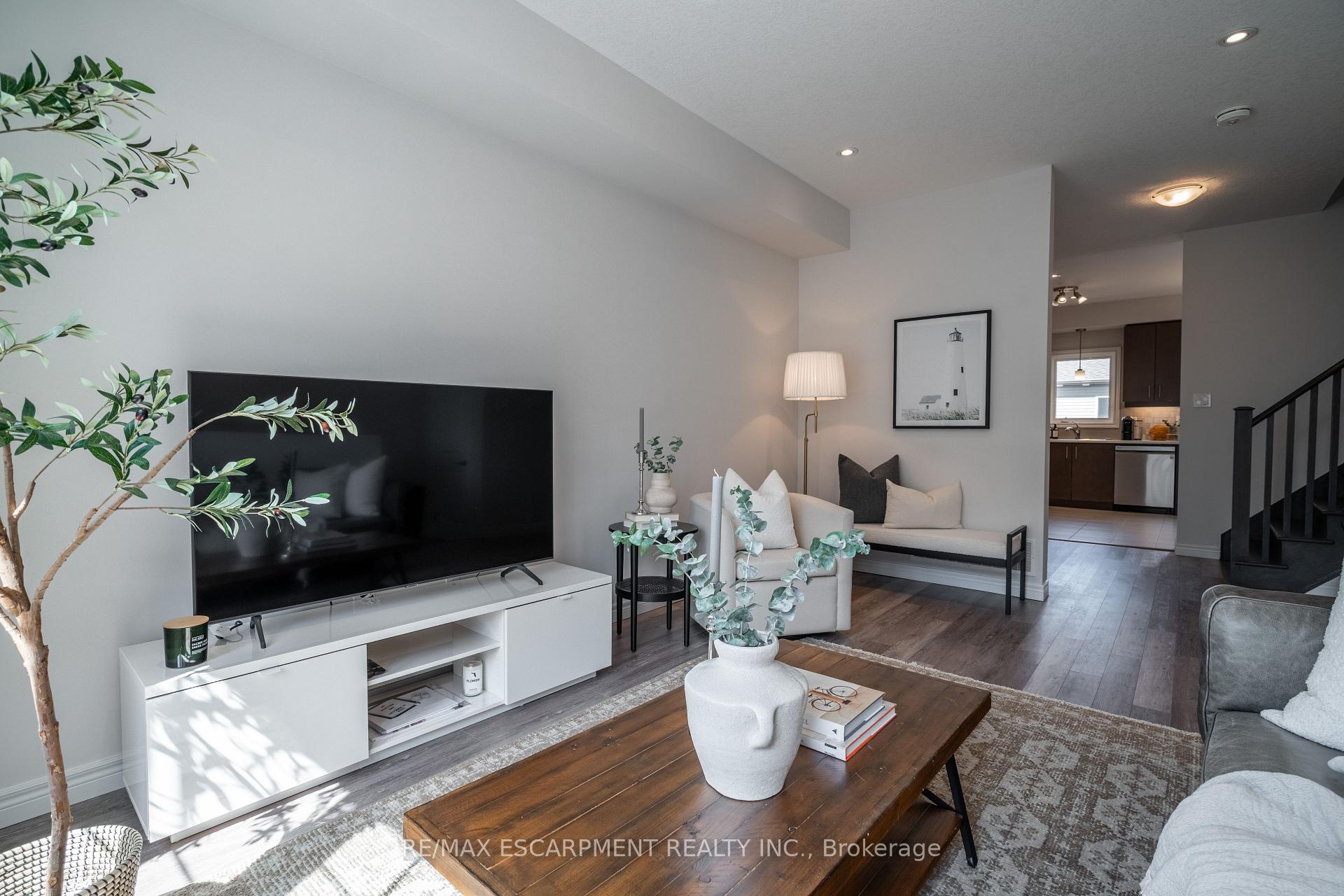 Photo 2 of 36 Marr Lane, Hamilton, Meadowlands — HOMEH