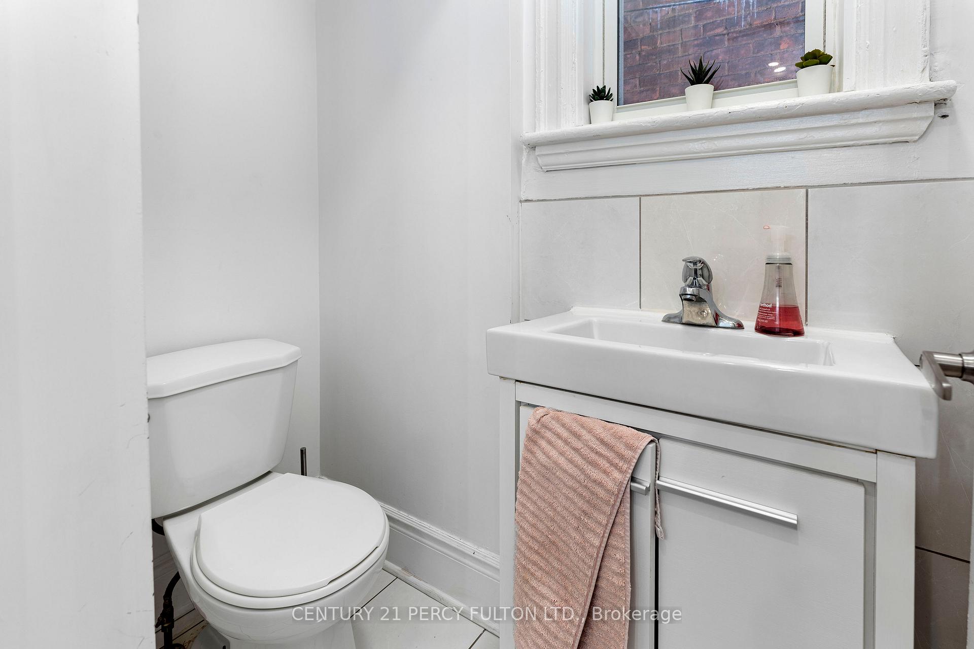 Photo 15 of 732 Cannon Street, Hamilton, Gibson — HOMEH