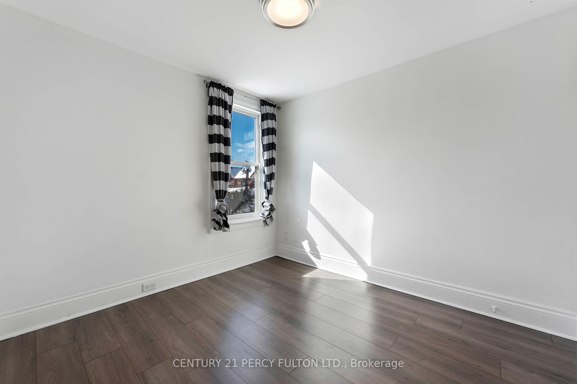 Photo 19 of 732 Cannon Street, Hamilton, Gibson — HOMEH