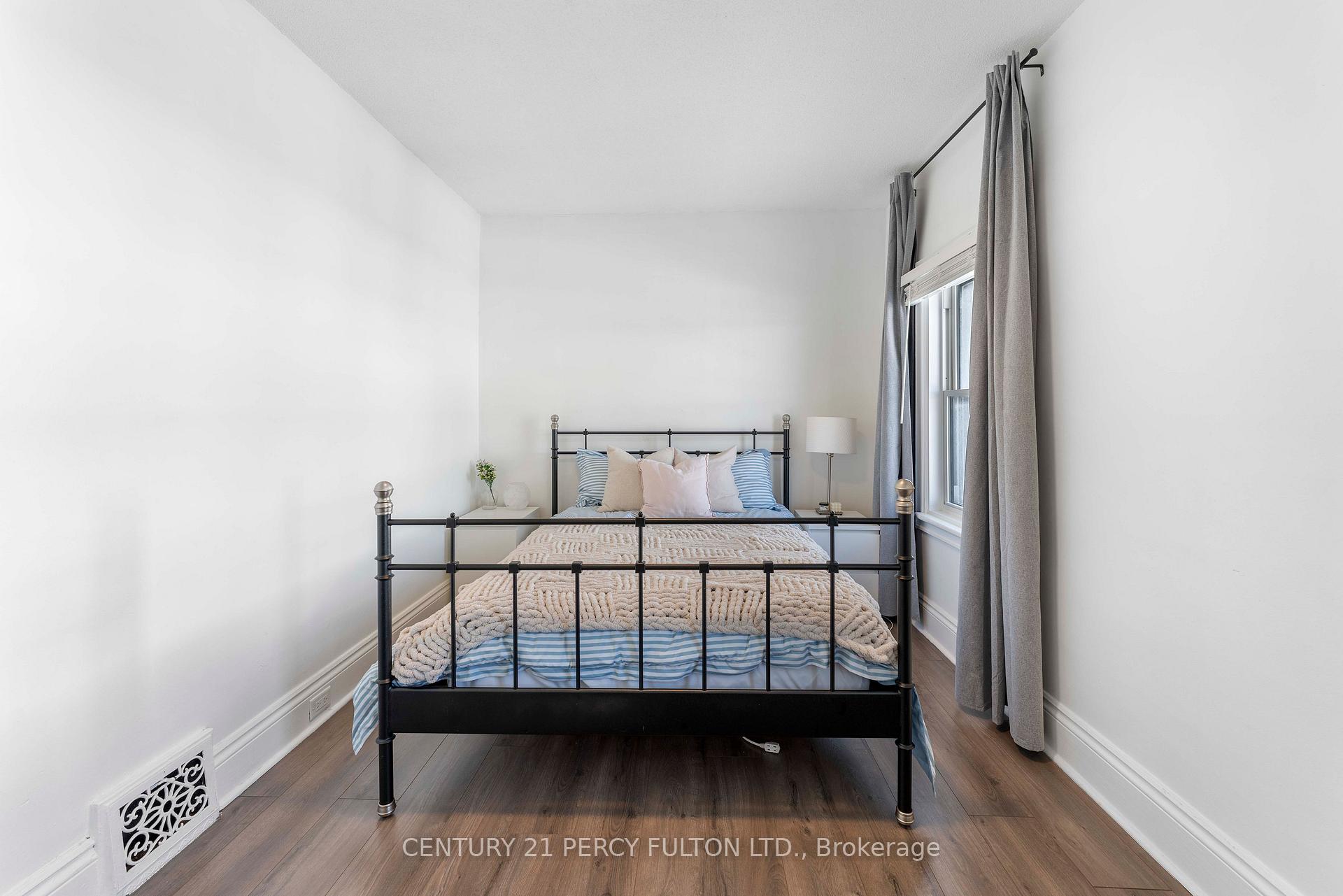 Photo 11 of 732 Cannon Street, Hamilton, Gibson — HOMEH