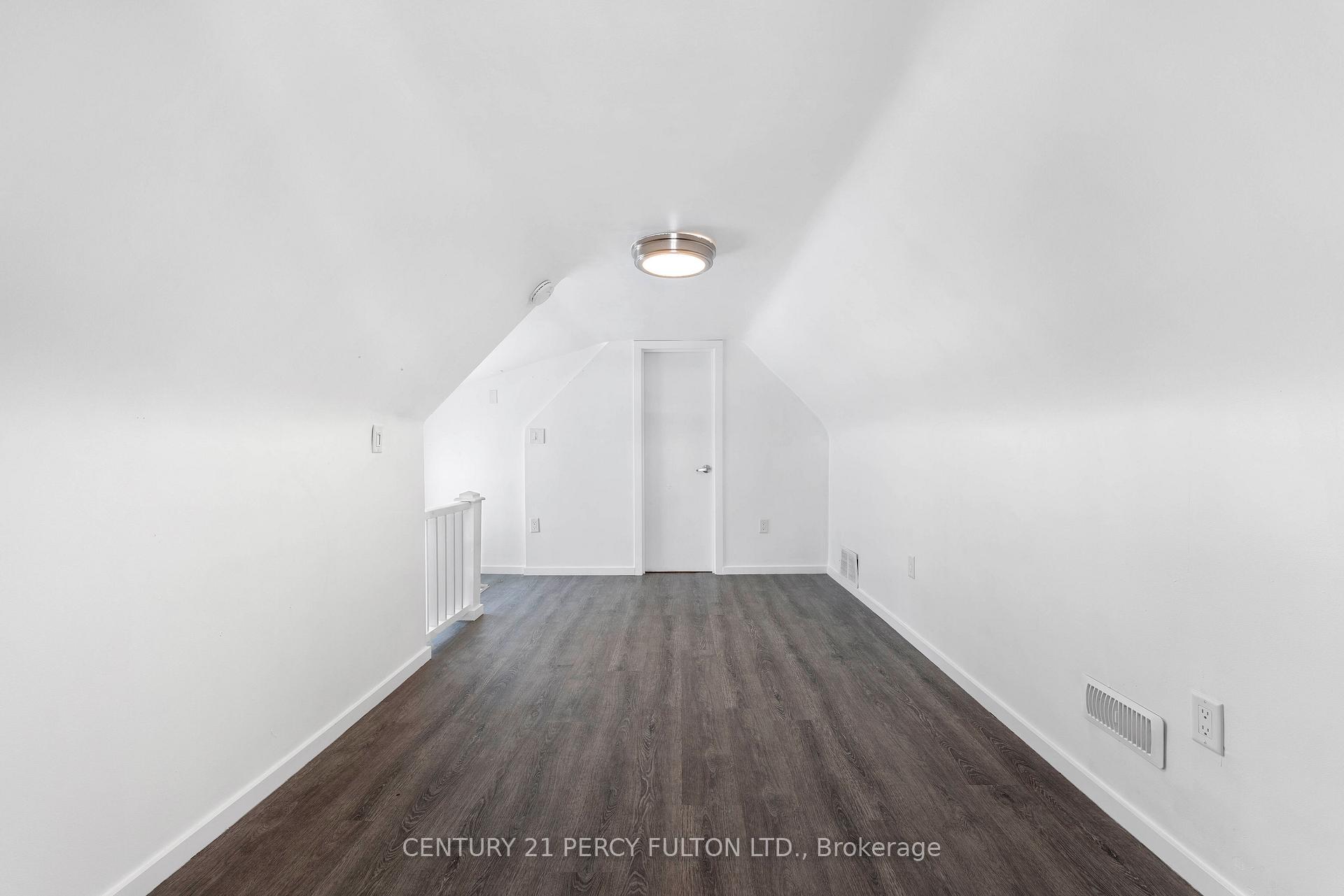 Photo 12 of 732 Cannon Street, Hamilton, Gibson — HOMEH