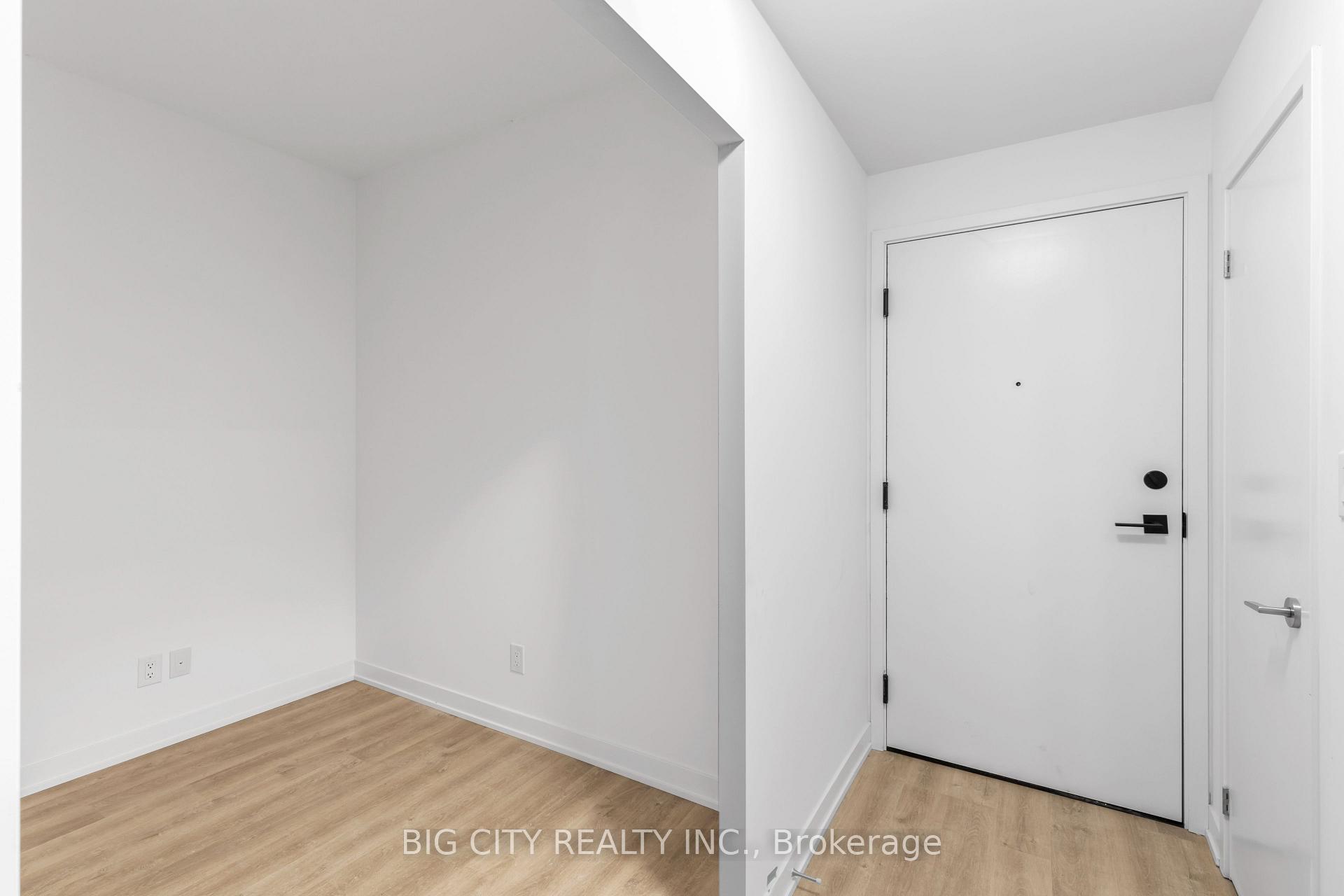 Photo 2 of Unit 725, 8119 Birchmount Road, Markham, Unionville — HOMEH
