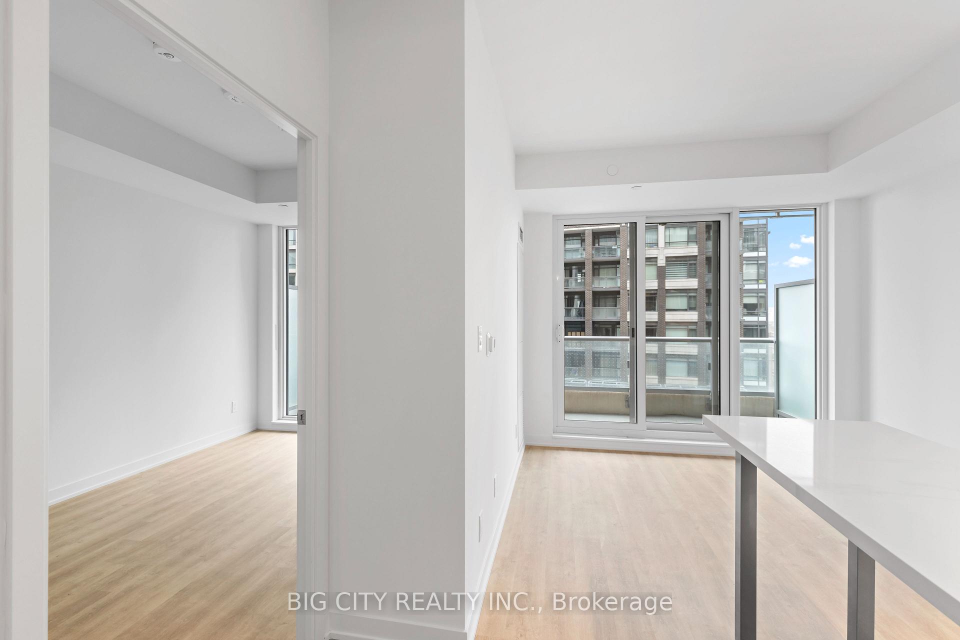 Photo 4 of Unit 725, 8119 Birchmount Road, Markham, Unionville — HOMEH