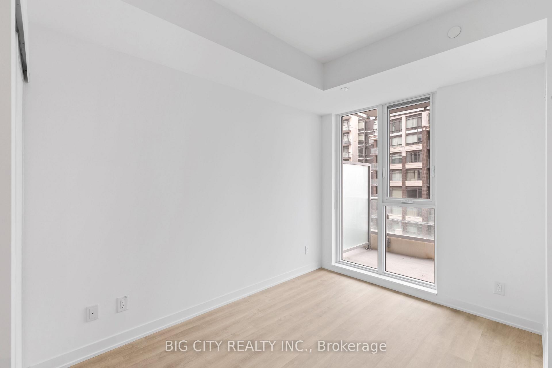 Photo 3 of Unit 725, 8119 Birchmount Road, Markham, Unionville — HOMEH