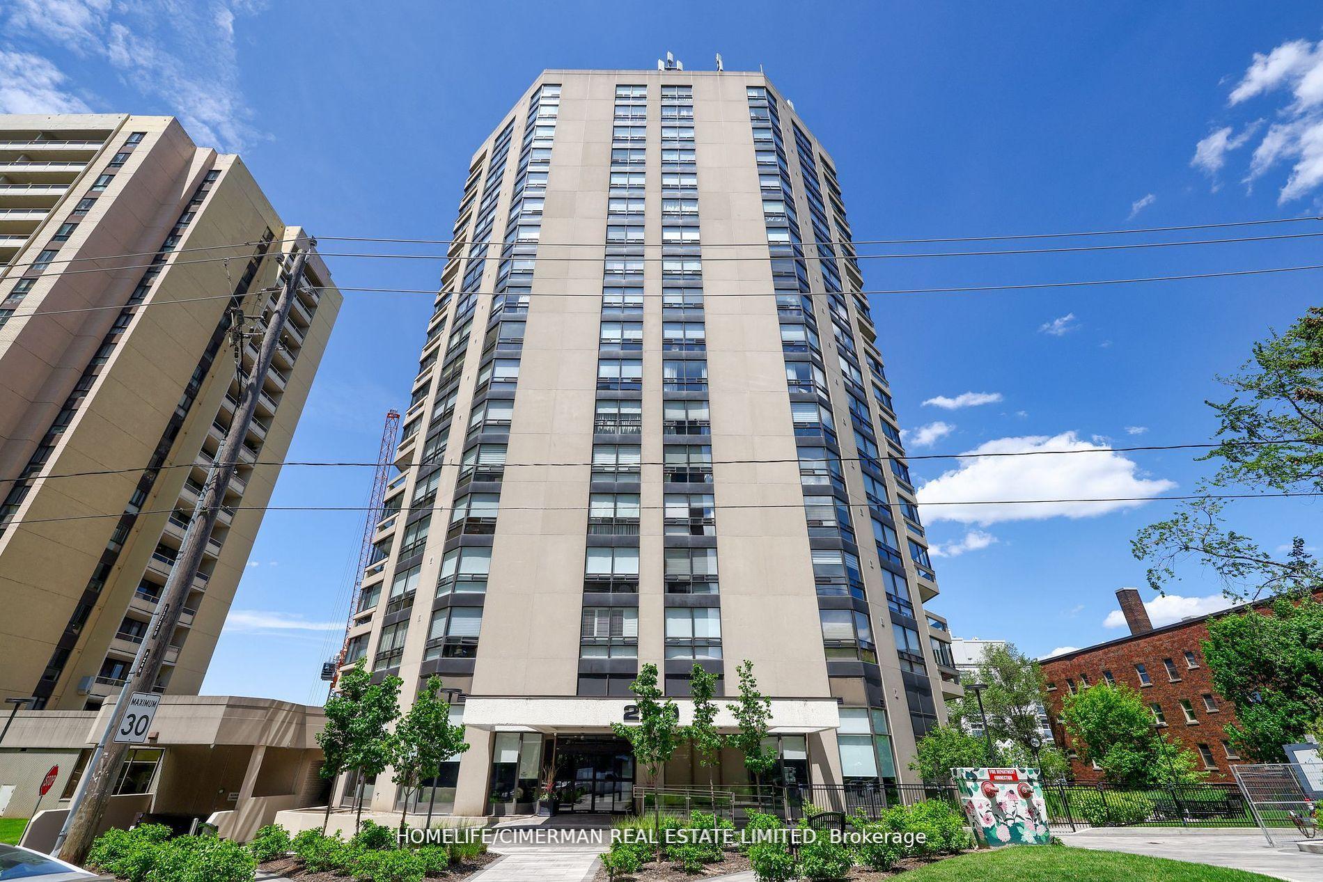 Front of Unit 1002, 240 Heath Street W