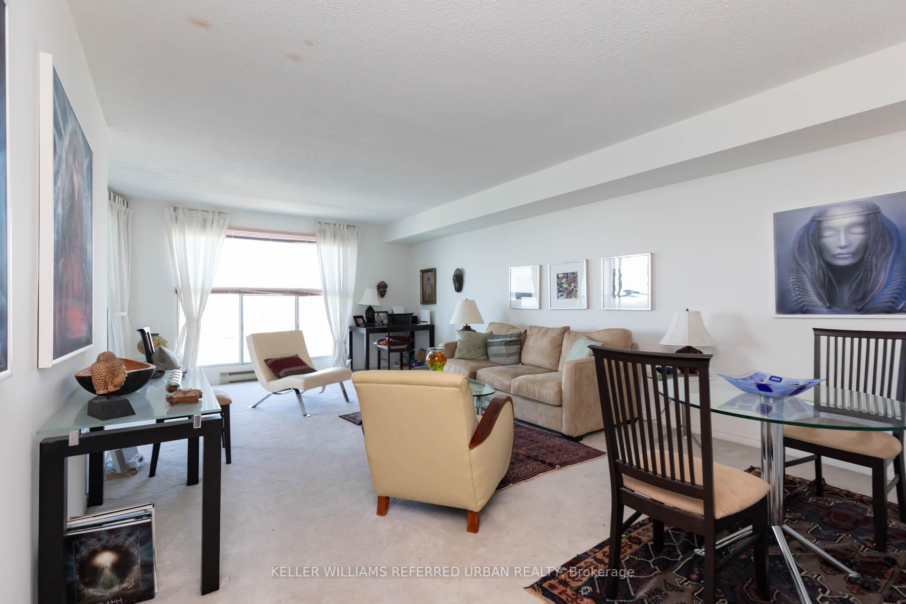 Photo 7 of Unit 2910, 77 Harbour Square, Toronto, Waterfront Communities — HOMEH