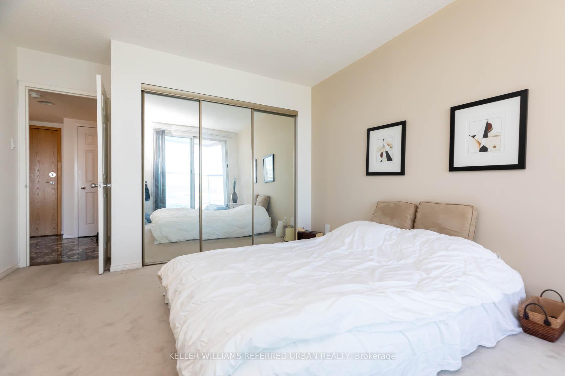 Photo 8 of Unit 2910, 77 Harbour Square, Toronto, Waterfront Communities — HOMEH