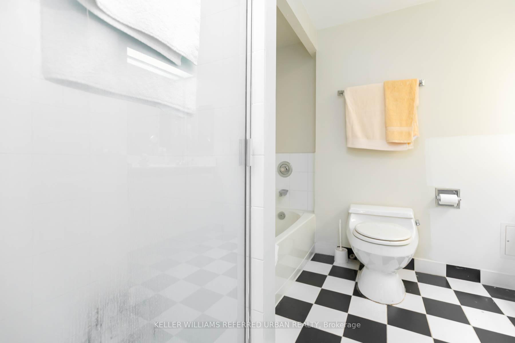 Photo 28 of Unit 2910, 77 Harbour Square, Toronto, Waterfront Communities — HOMEH