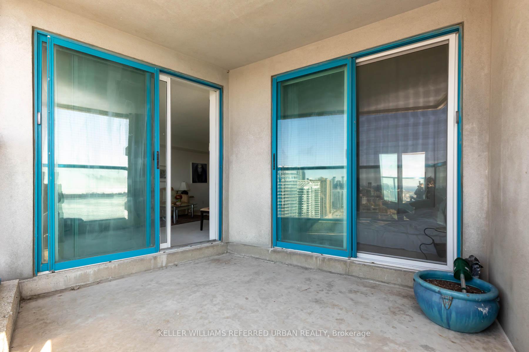 Photo 32 of Unit 2910, 77 Harbour Square, Toronto, Waterfront Communities — HOMEH