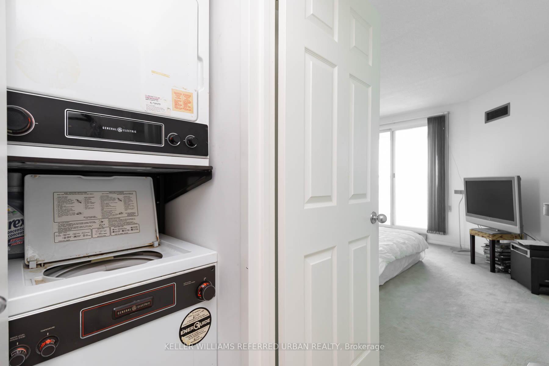 Photo 13 of Unit 2910, 77 Harbour Square, Toronto, Waterfront Communities — HOMEH