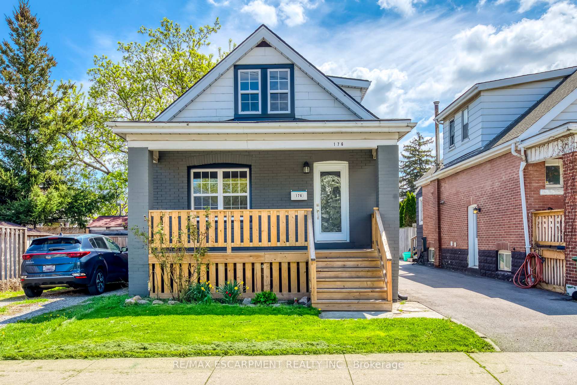 Photo 1 of 176 Garside Avenue N, Hamilton, Homeside — HOMEH