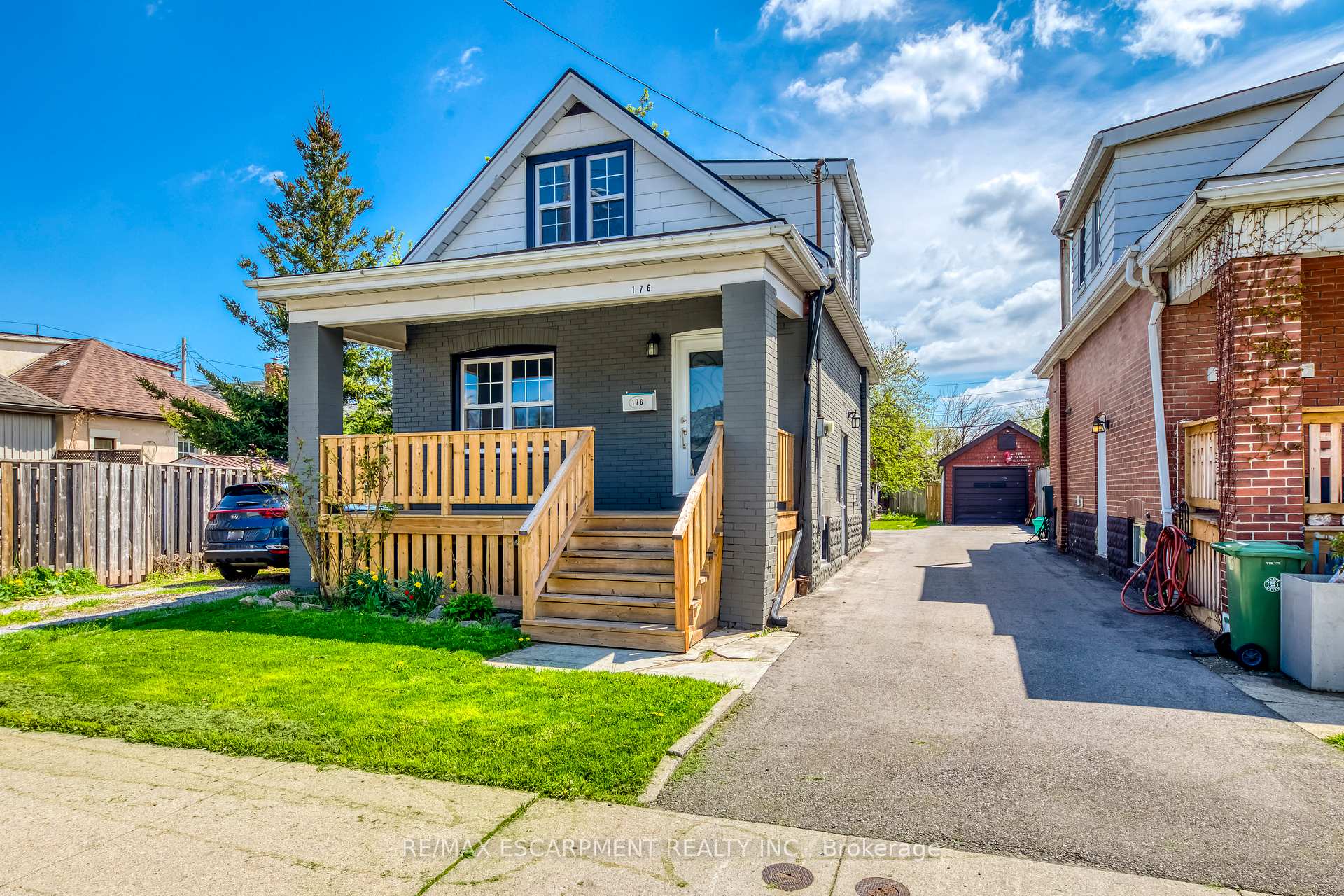 Photo 10 of 176 Garside Avenue N, Hamilton, Homeside — HOMEH