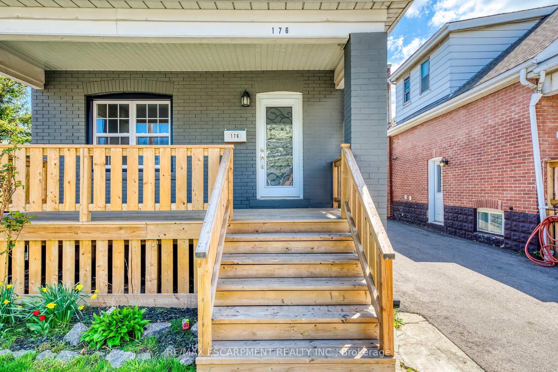 Photo 5 of 176 Garside Avenue N, Hamilton, Homeside — HOMEH