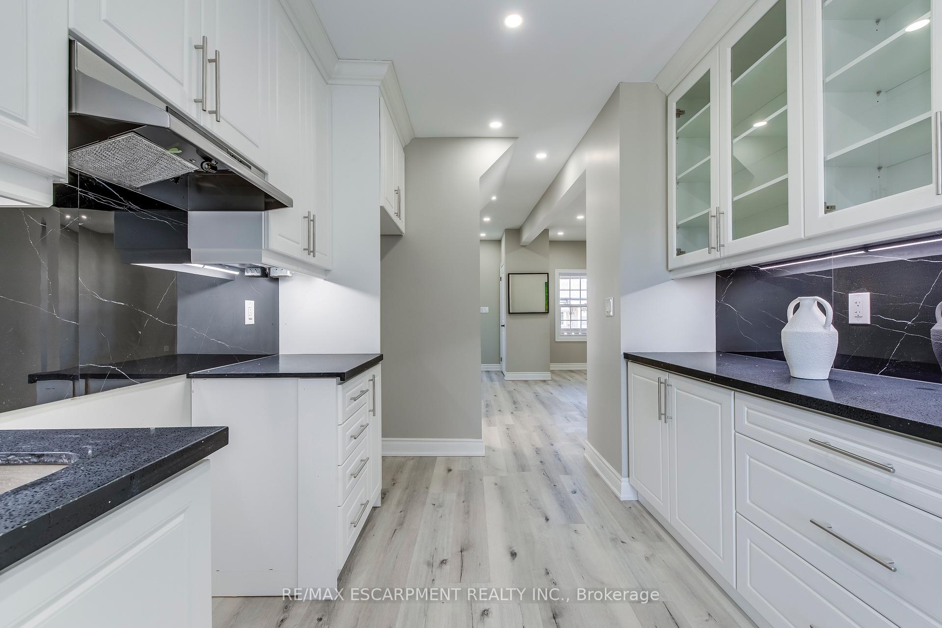 Photo 9 of 176 Garside Avenue N, Hamilton, Homeside — HOMEH