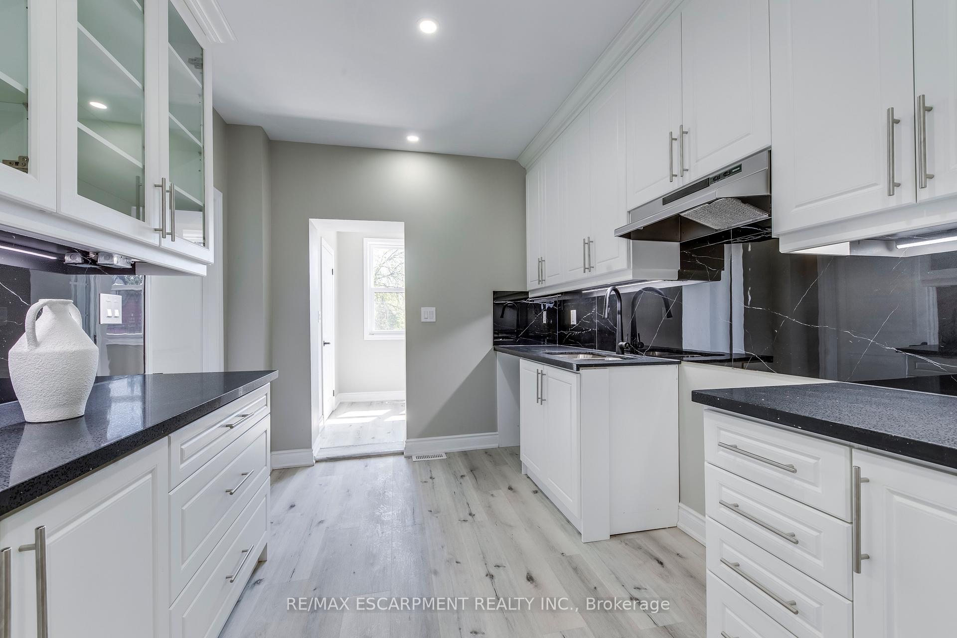 Photo 12 of 176 Garside Avenue N, Hamilton, Homeside — HOMEH