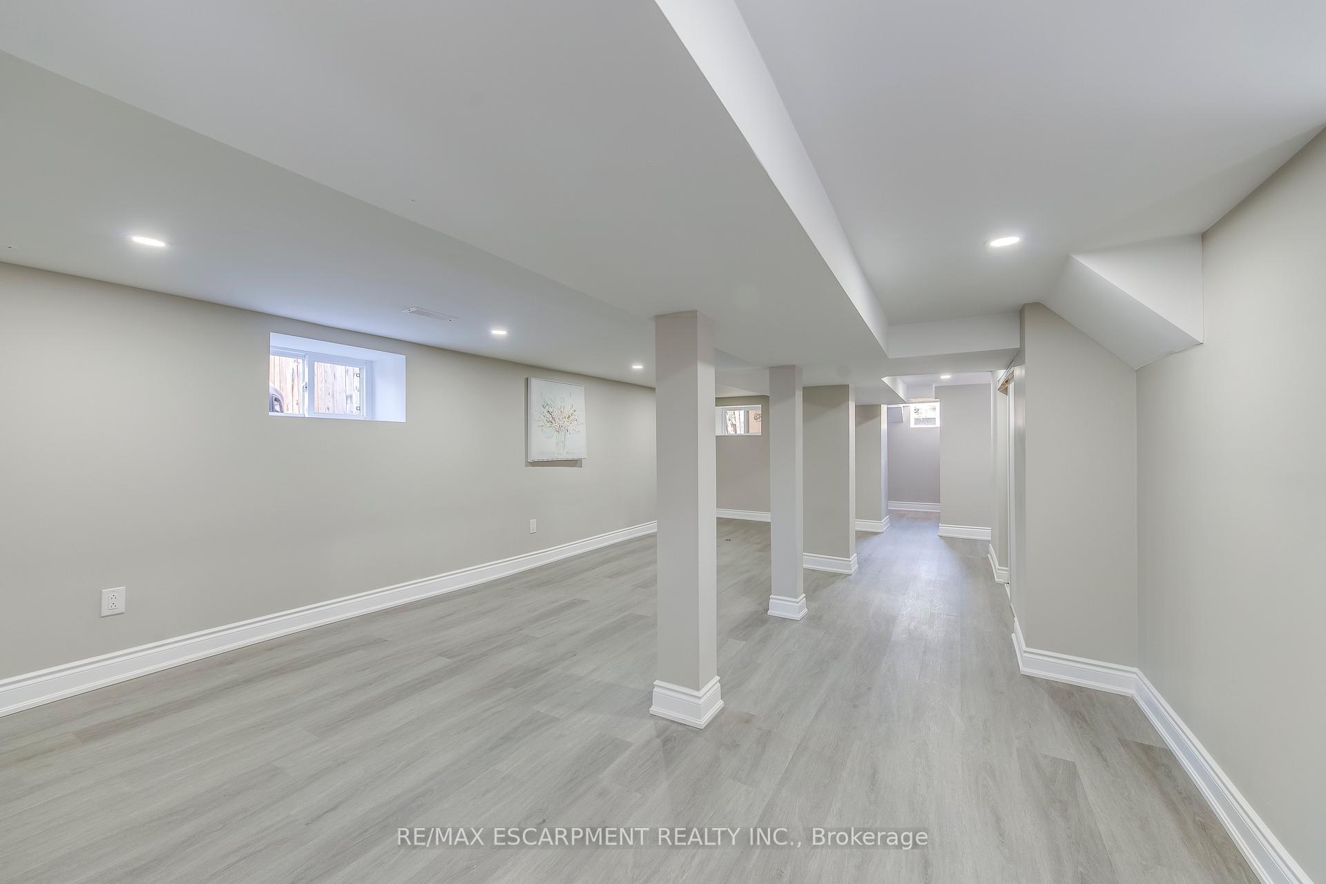 Photo 31 of 176 Garside Avenue N, Hamilton, Homeside — HOMEH