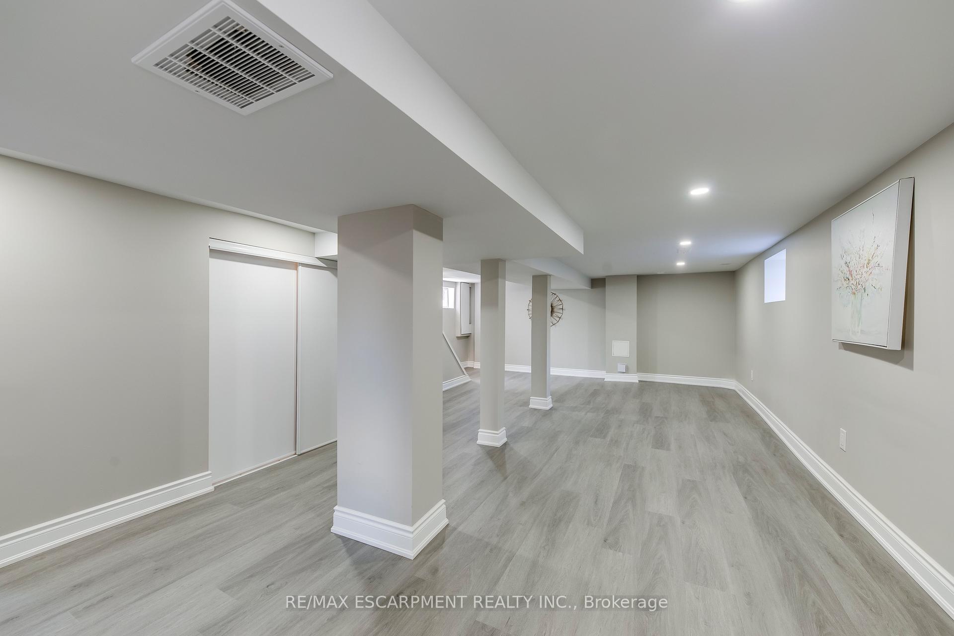Photo 27 of 176 Garside Avenue N, Hamilton, Homeside — HOMEH