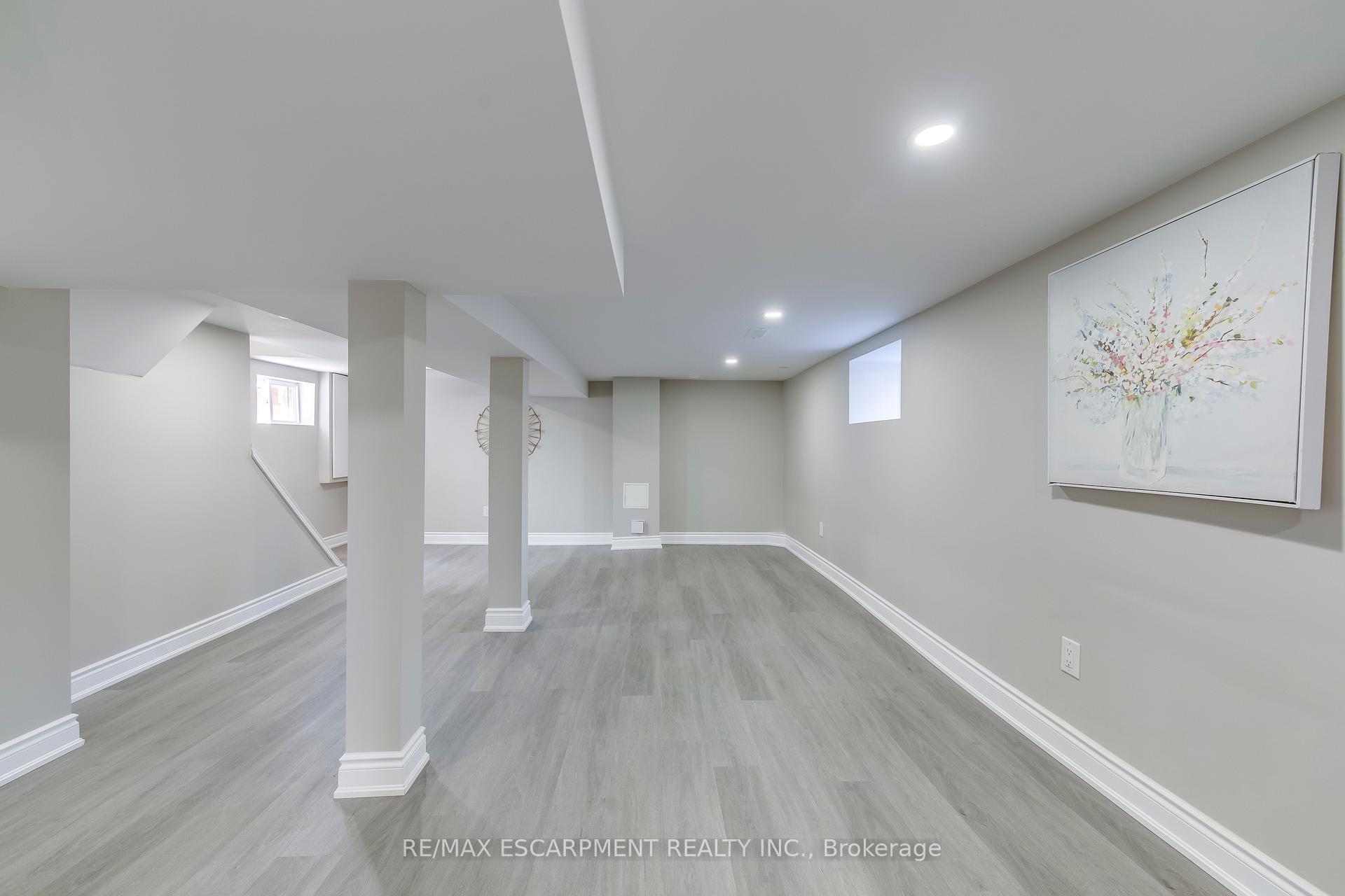 Photo 25 of 176 Garside Avenue N, Hamilton, Homeside — HOMEH