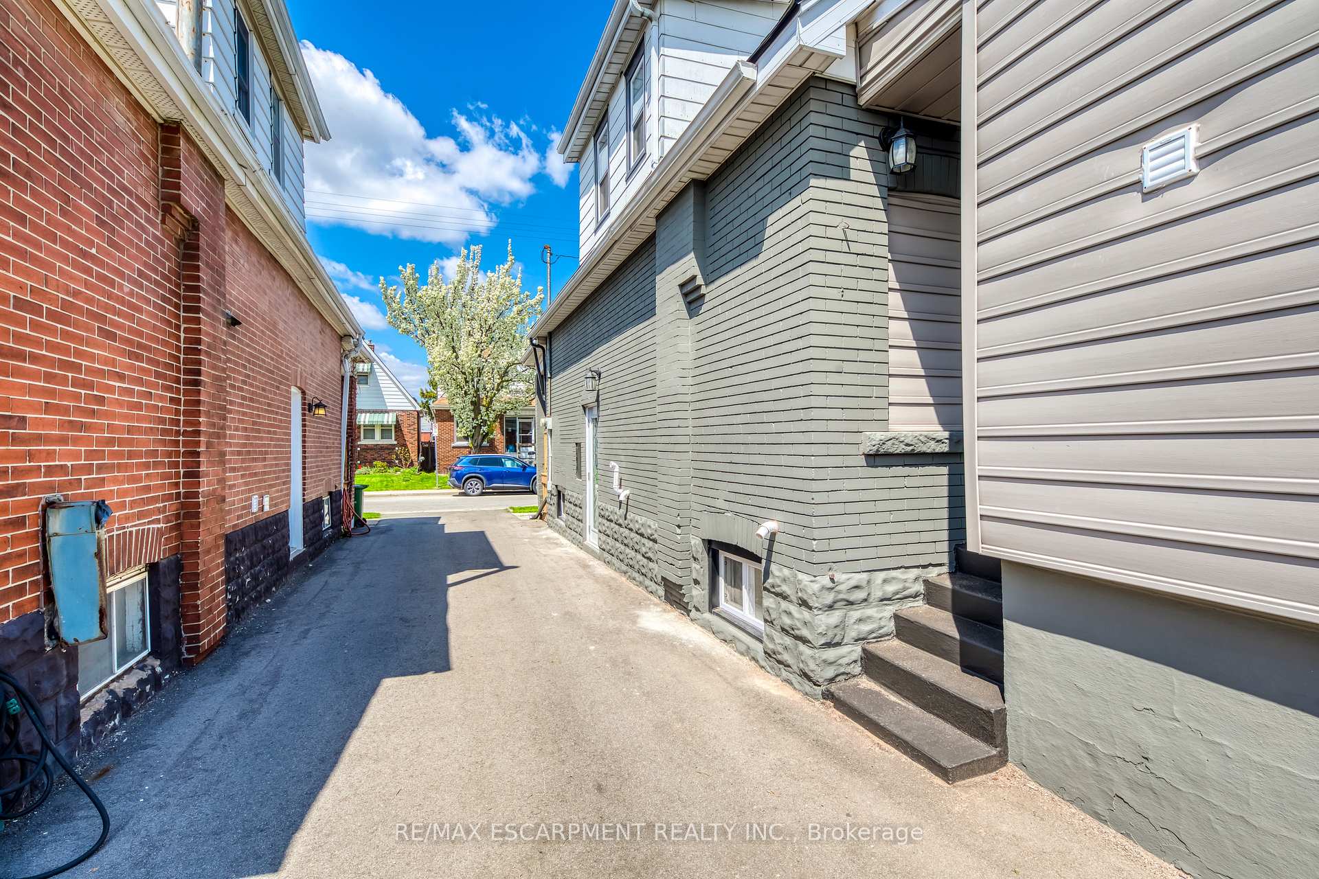 Photo 38 of 176 Garside Avenue N, Hamilton, Homeside — HOMEH