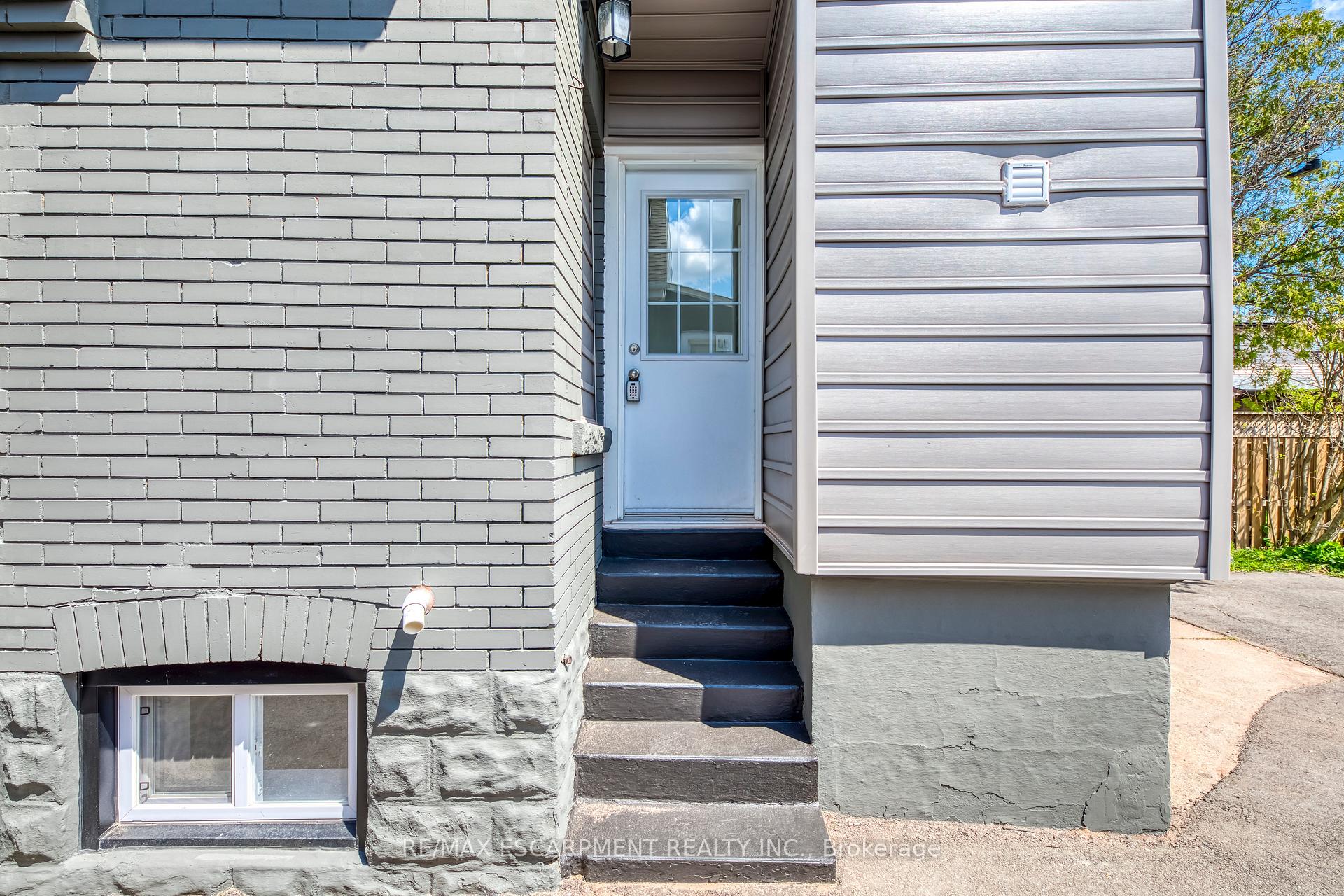 Photo 34 of 176 Garside Avenue N, Hamilton, Homeside — HOMEH
