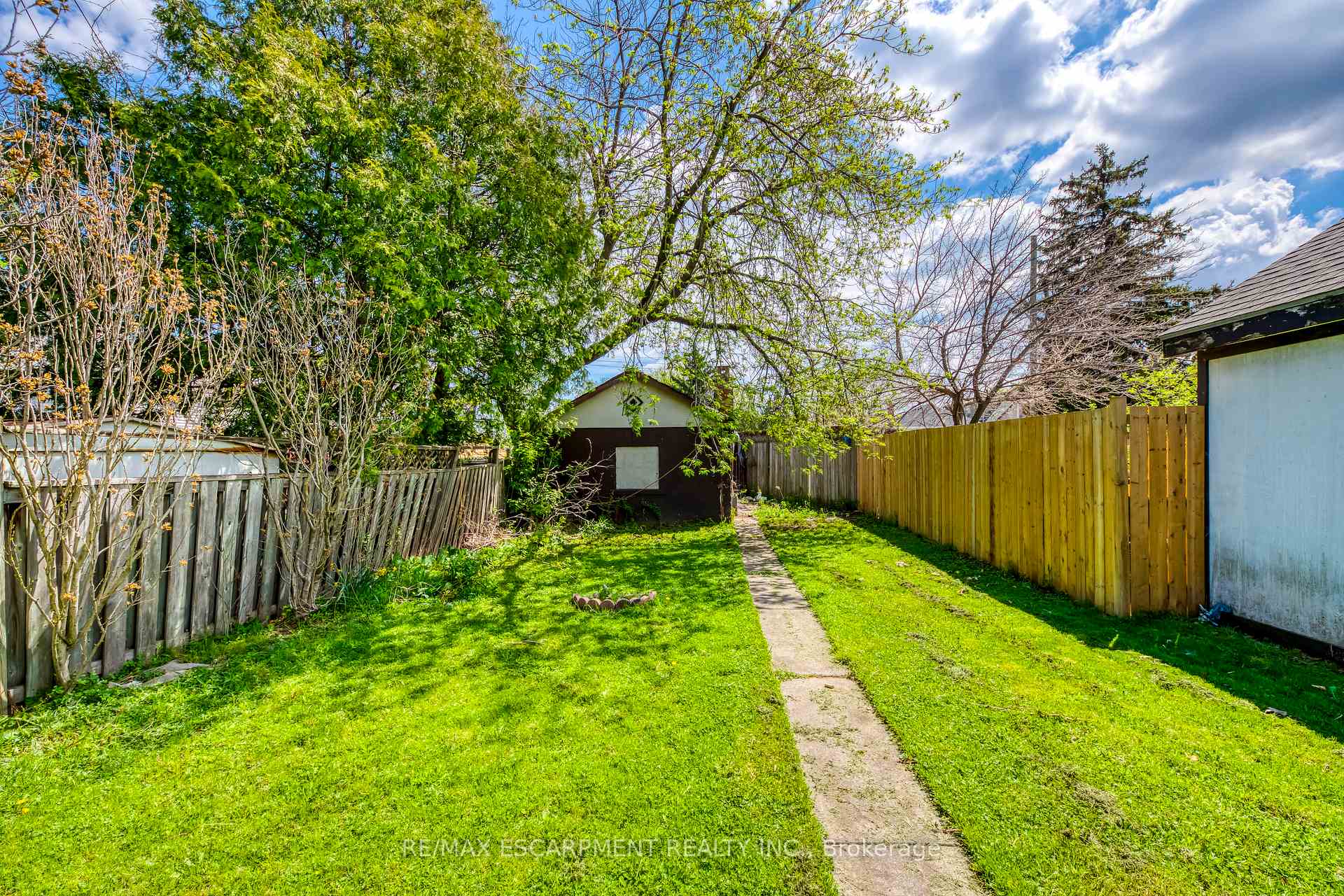 Photo 44 of 176 Garside Avenue N, Hamilton, Homeside — HOMEH