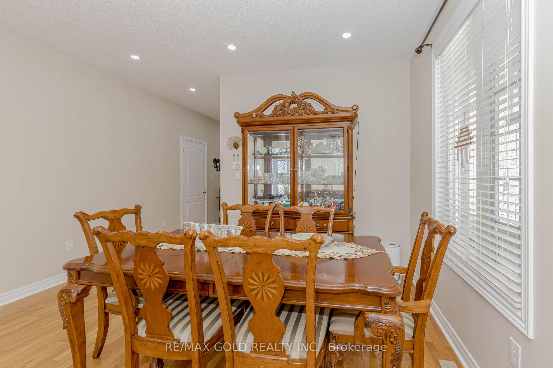 Photo 15 of 24 Frostbite Lane, Brampton, Sandringham-Wellington — HOMEH