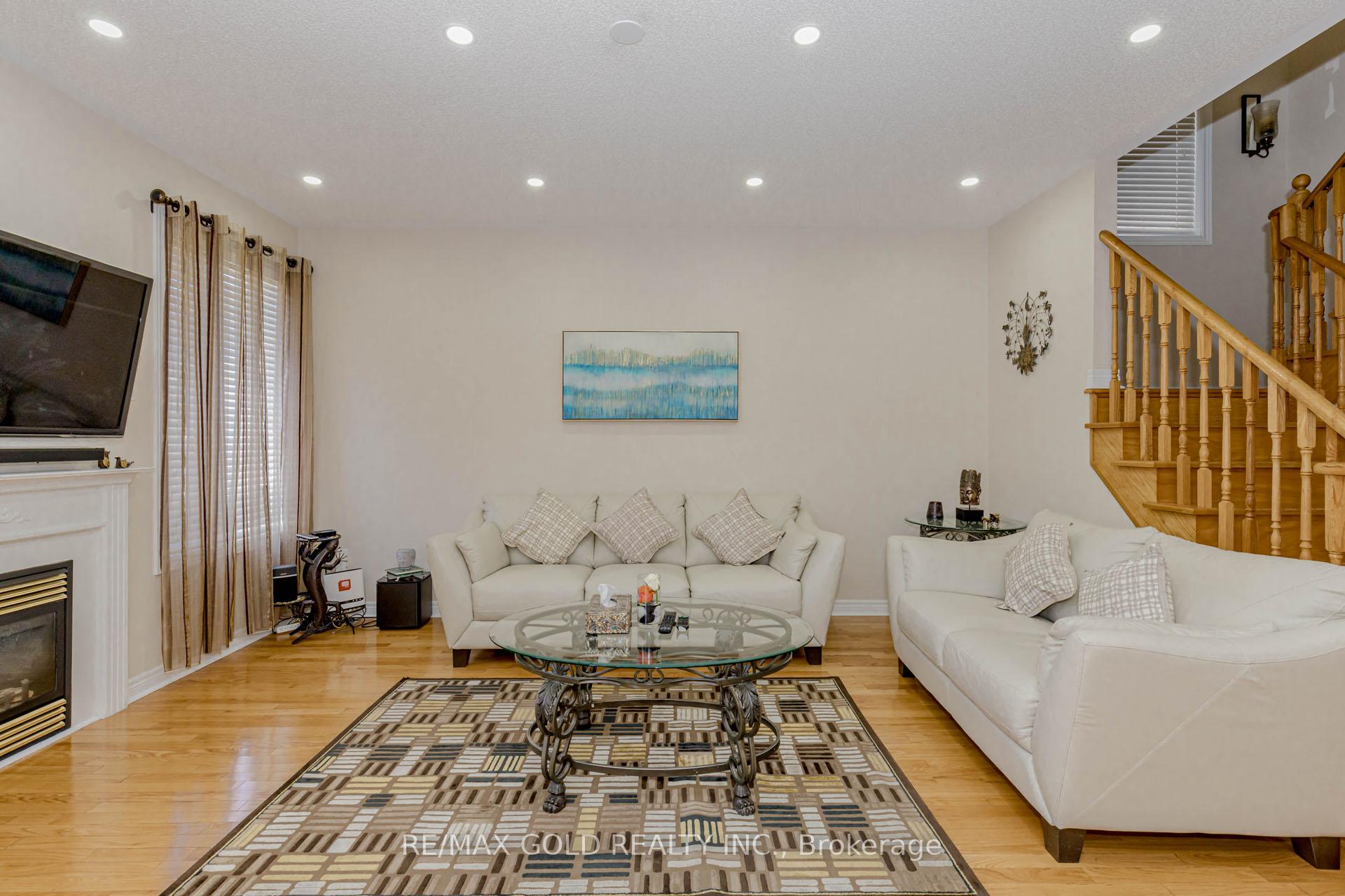 Photo 17 of 24 Frostbite Lane, Brampton, Sandringham-Wellington — HOMEH