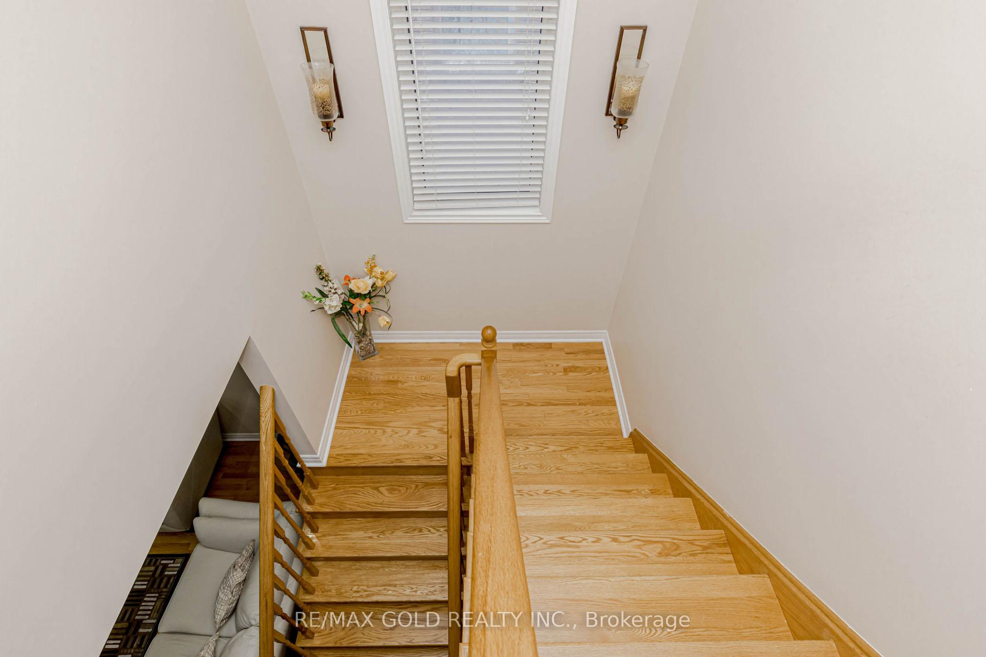 Photo 14 of 24 Frostbite Lane, Brampton, Sandringham-Wellington — HOMEH