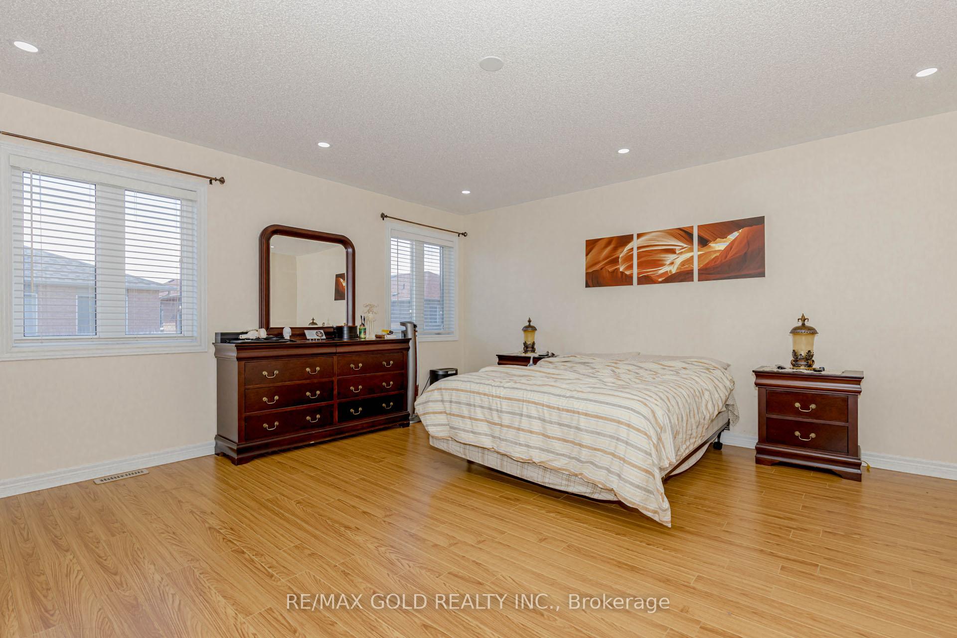 Photo 21 of 24 Frostbite Lane, Brampton, Sandringham-Wellington — HOMEH