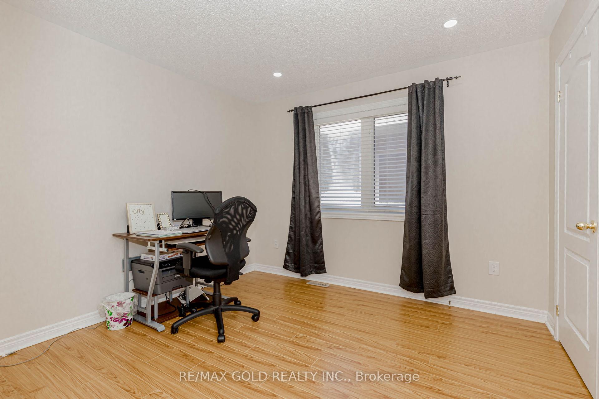 Photo 19 of 24 Frostbite Lane, Brampton, Sandringham-Wellington — HOMEH