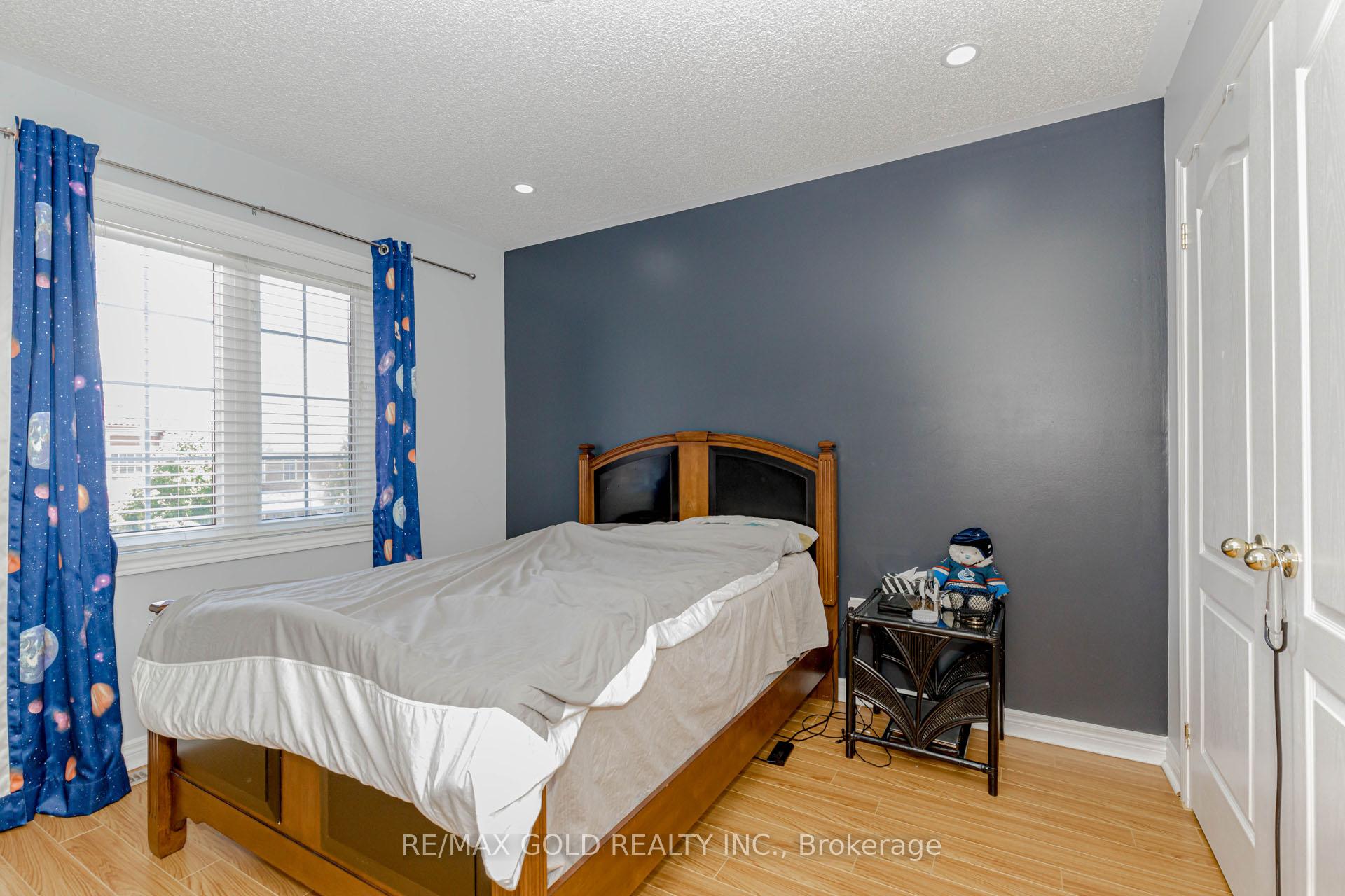 Photo 22 of 24 Frostbite Lane, Brampton, Sandringham-Wellington — HOMEH