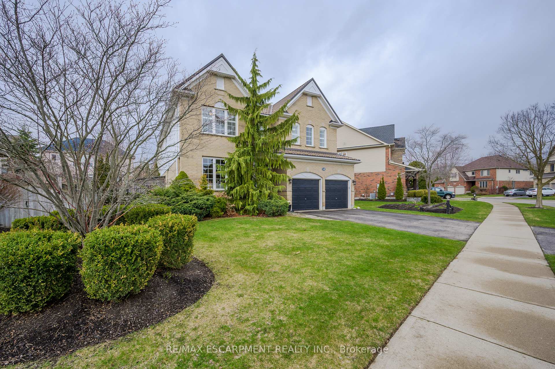 Photo 12 of 15 Buerkle Court, Kitchener — HOMEH