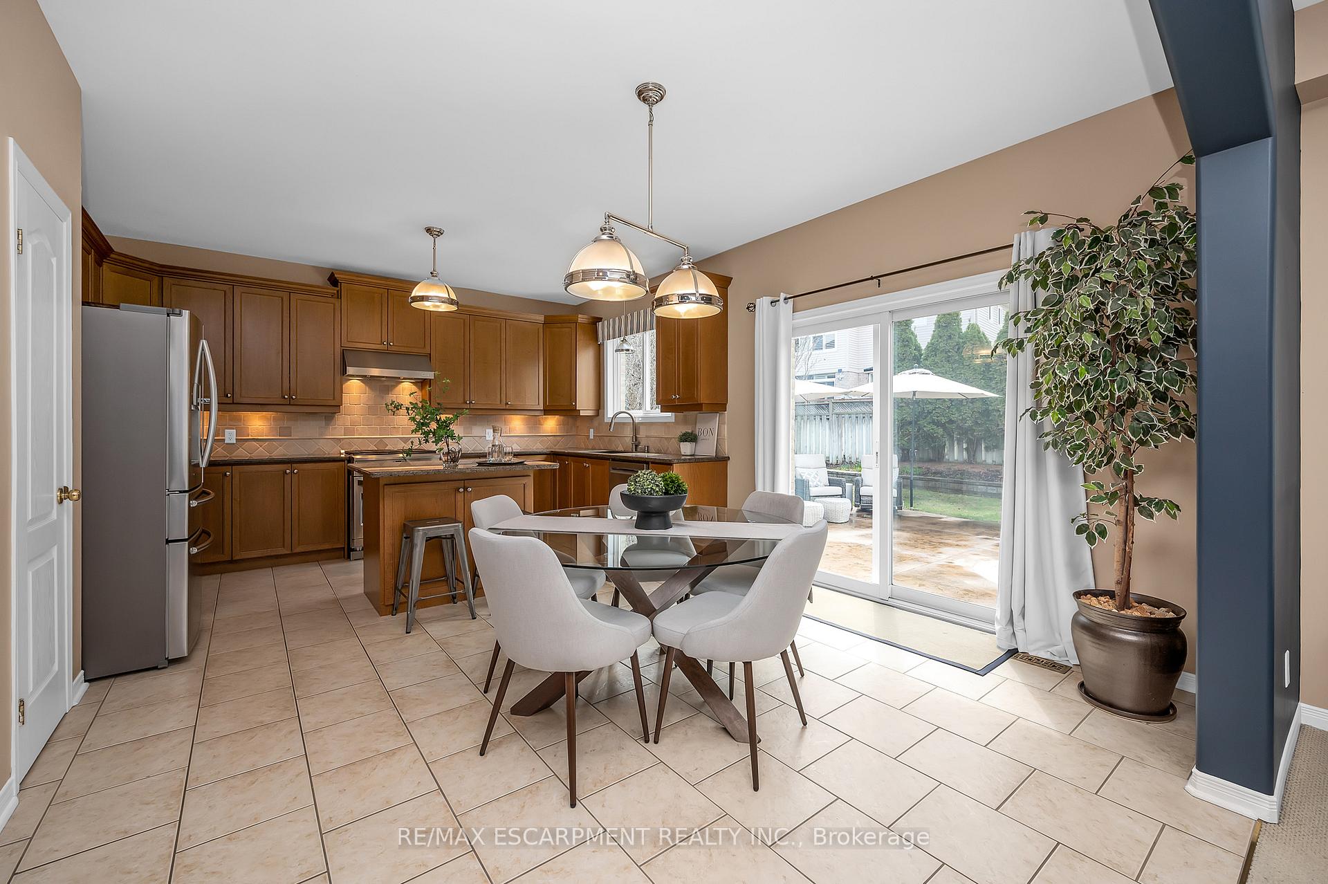 Photo 27 of 15 Buerkle Court, Kitchener — HOMEH