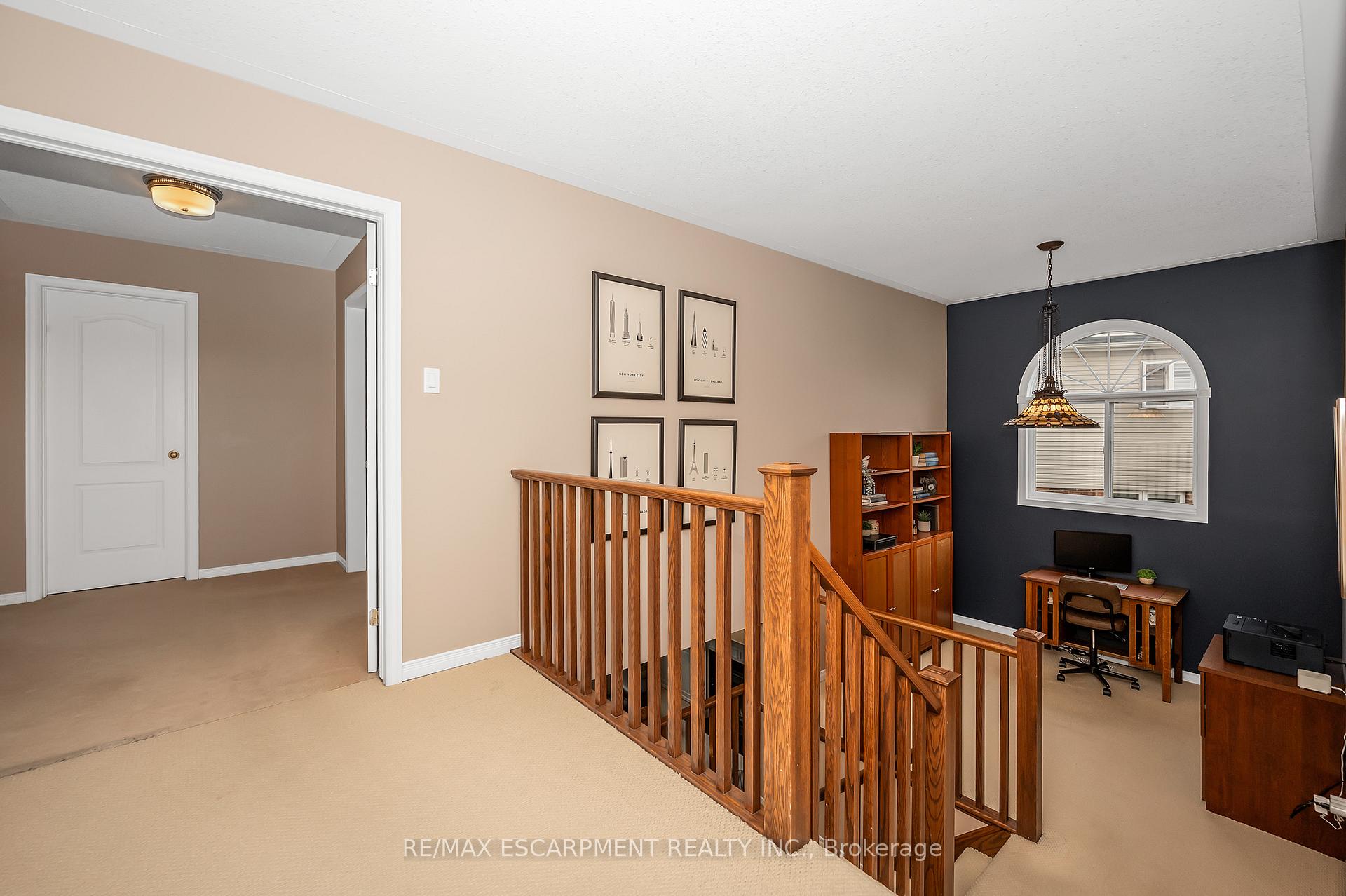 Photo 10 of 15 Buerkle Court, Kitchener — HOMEH