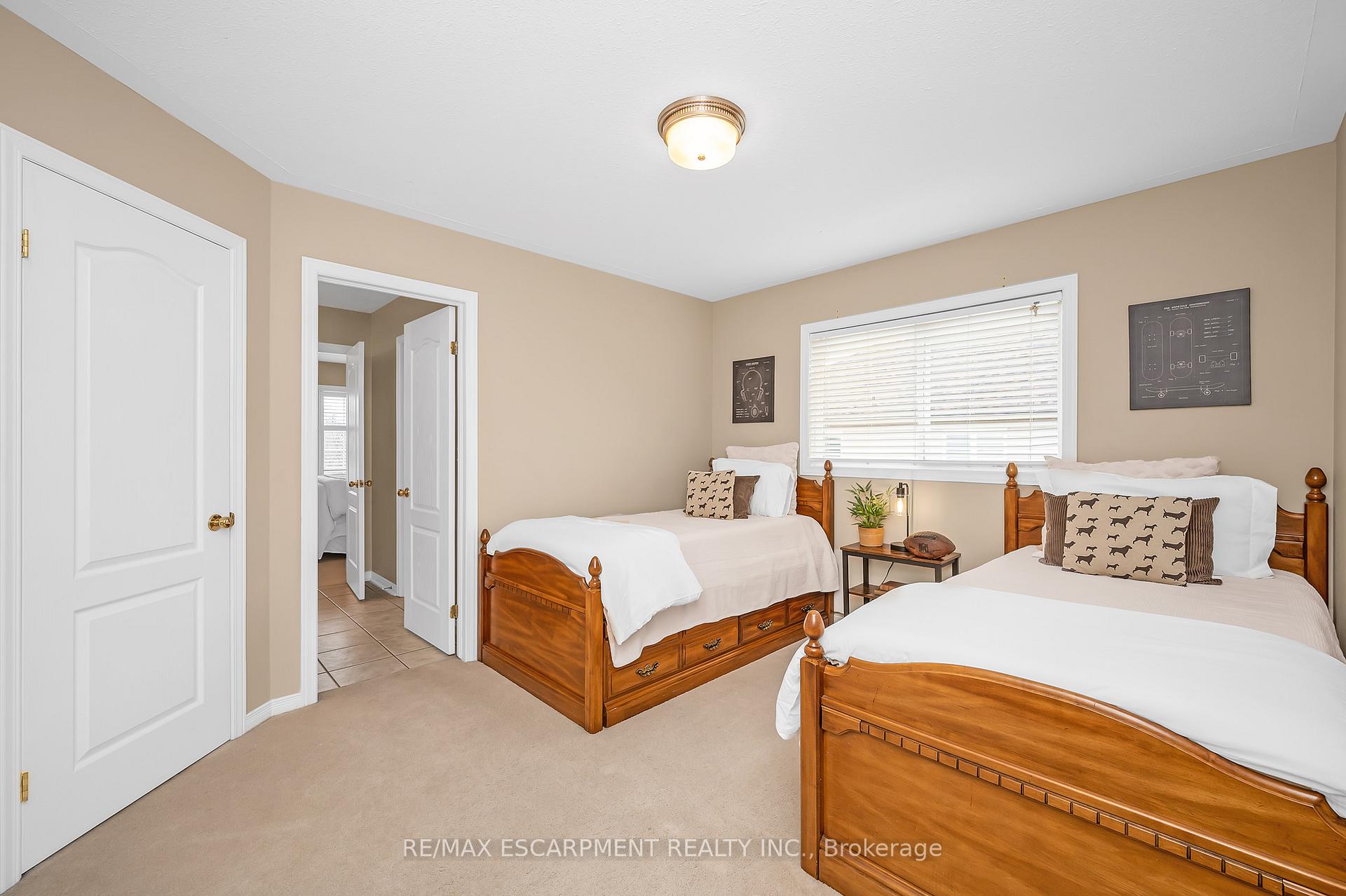 Photo 22 of 15 Buerkle Court, Kitchener — HOMEH