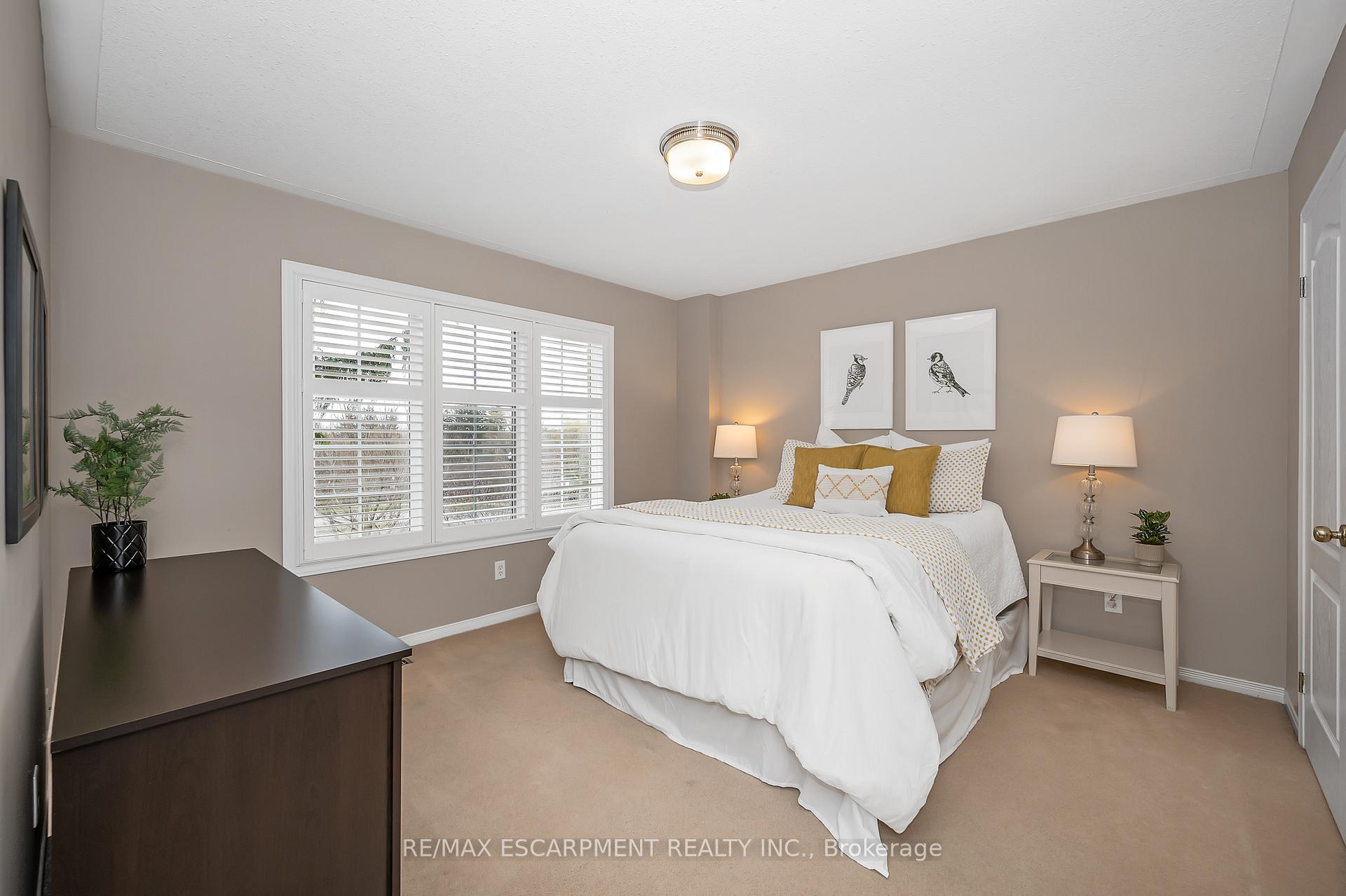 Photo 41 of 15 Buerkle Court, Kitchener — HOMEH