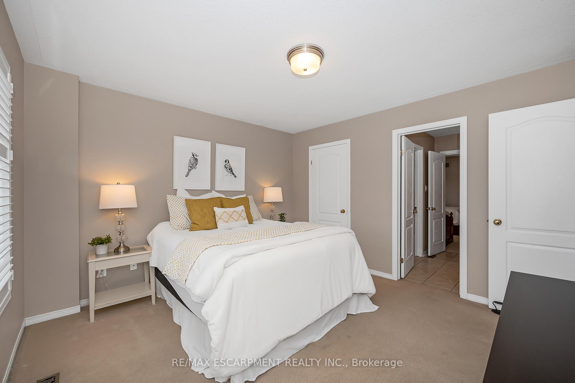 Photo 38 of 15 Buerkle Court, Kitchener — HOMEH