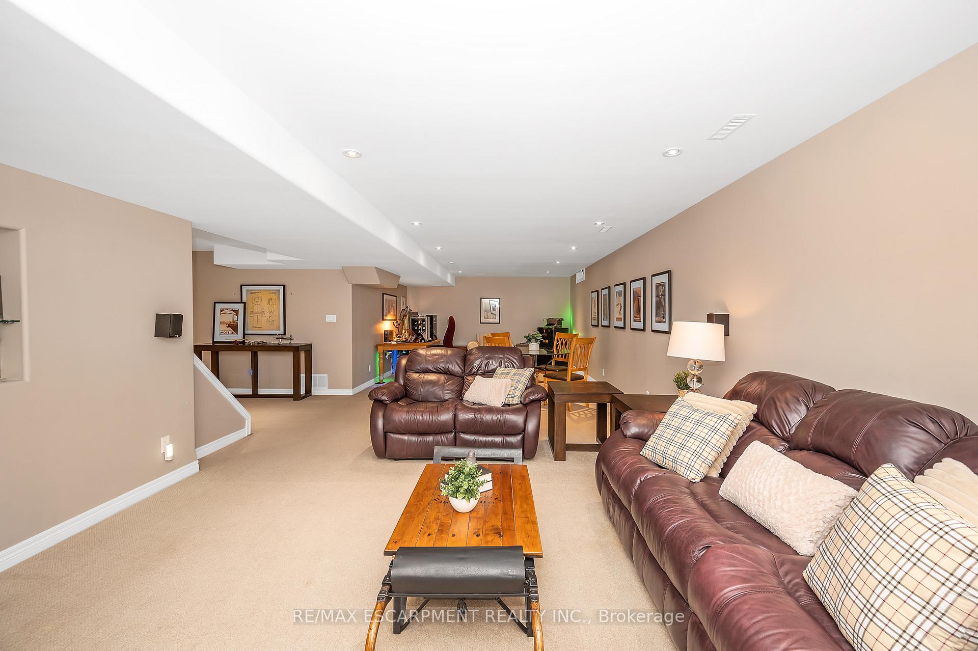 Photo 16 of 15 Buerkle Court, Kitchener — HOMEH