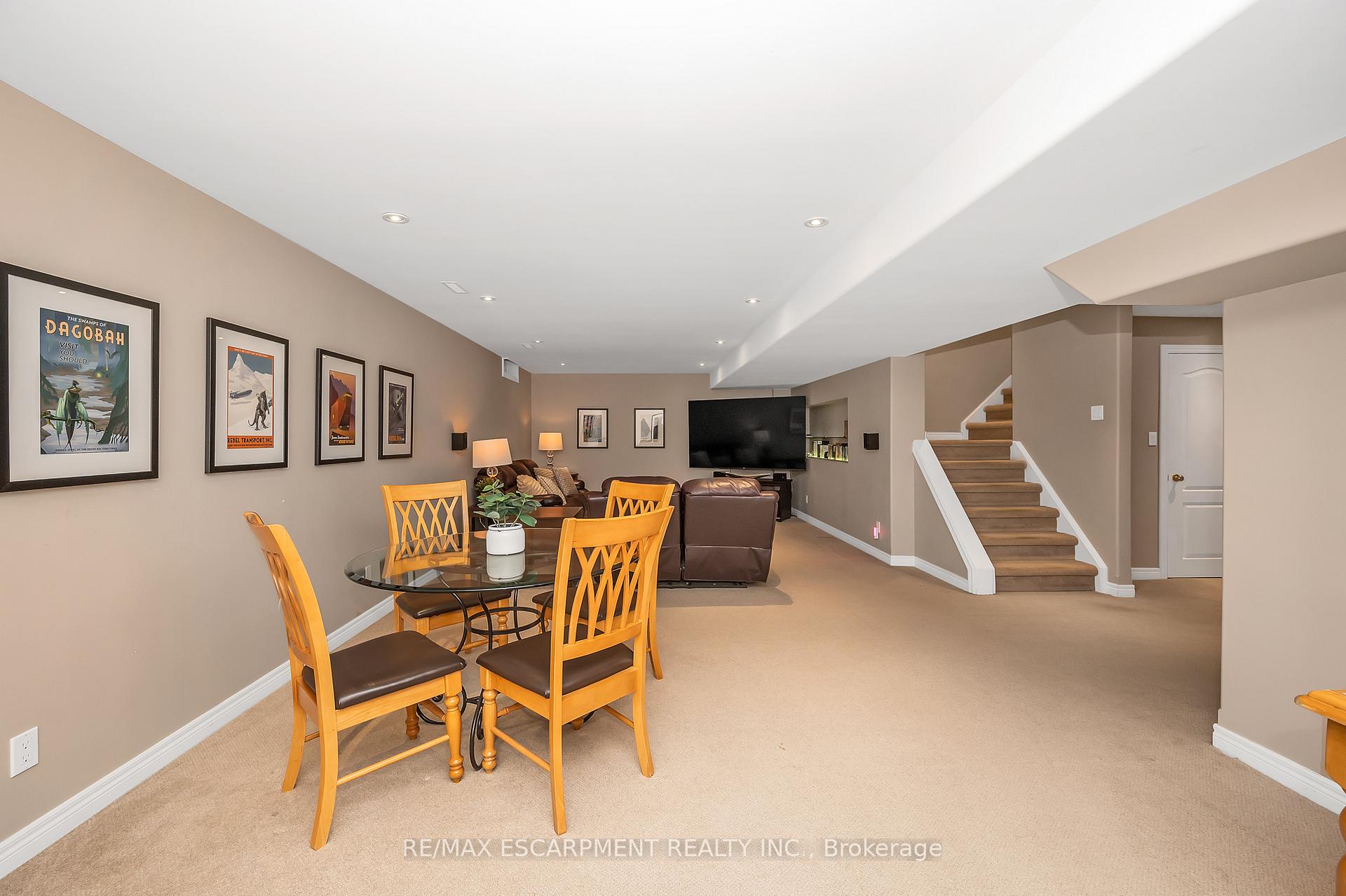 Photo 43 of 15 Buerkle Court, Kitchener — HOMEH