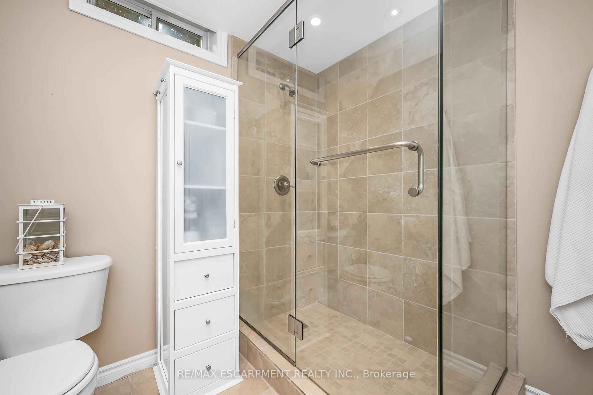 Photo 44 of 15 Buerkle Court, Kitchener — HOMEH