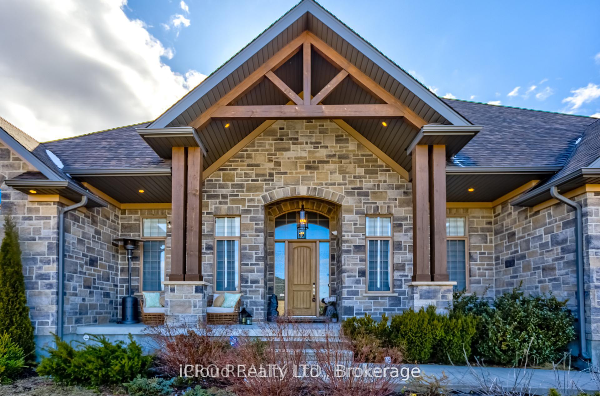 Front of 111 Sunset Hills Crescent