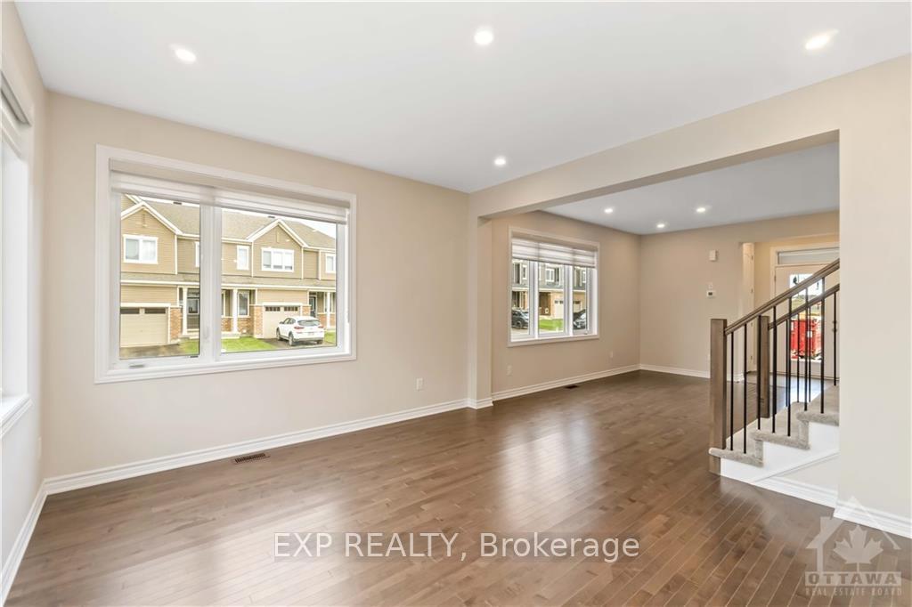 Photo 6 of 240 Surface Lane, Ottawa, Barrhaven - Half Moon Bay — HOMEH